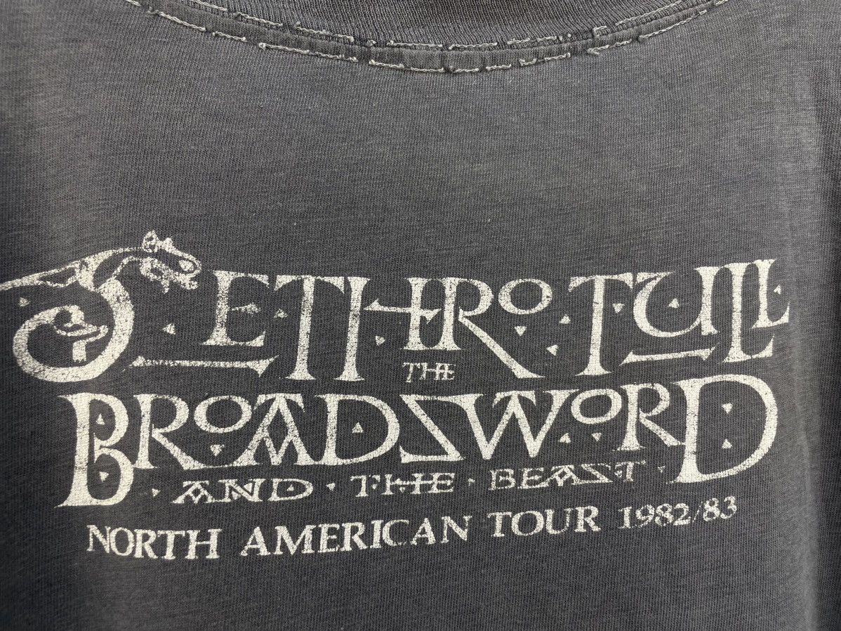 Band Tees Vintage 80s Jethro Tull North American tour t shirt Size US L / EU 52-54 / 3 - 5 Thumbnail