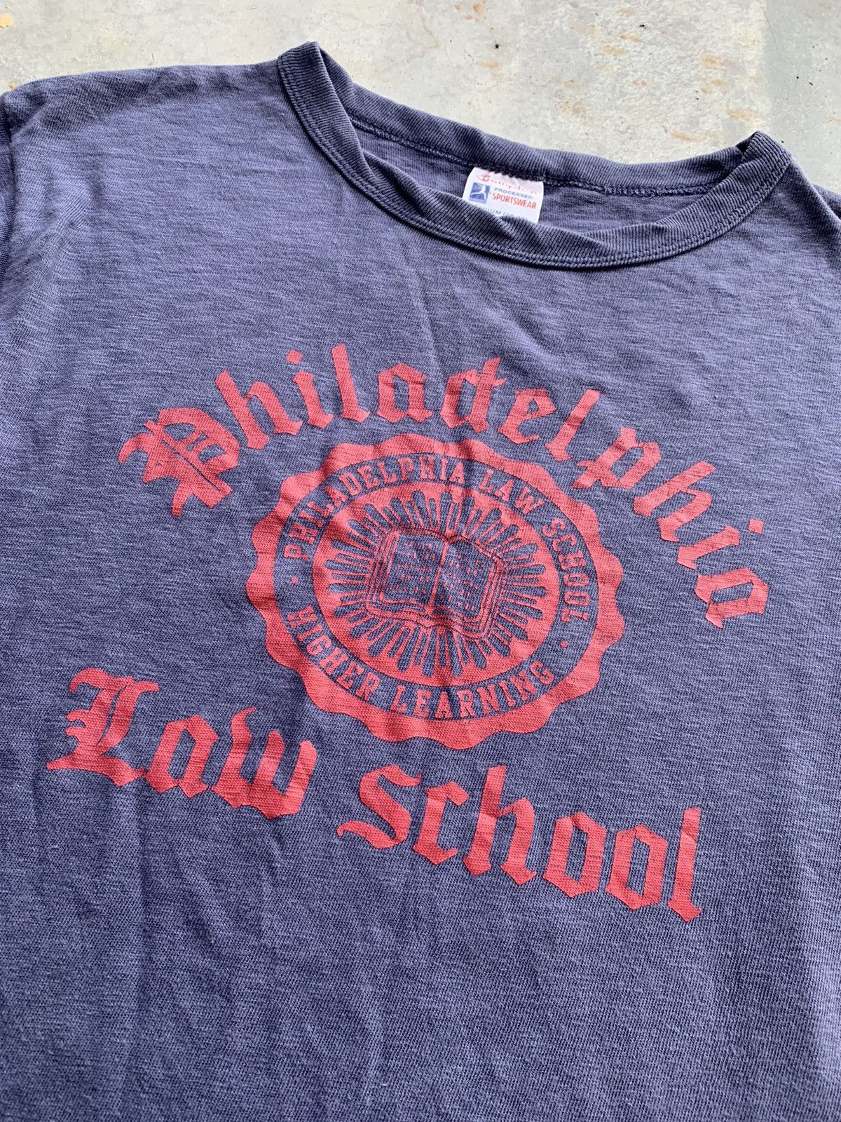 Champion Vintage Thrashed Faded Champion Philadelphia Law School Tee Size US M / EU 48-50 / 2 - 2 Thumbnail