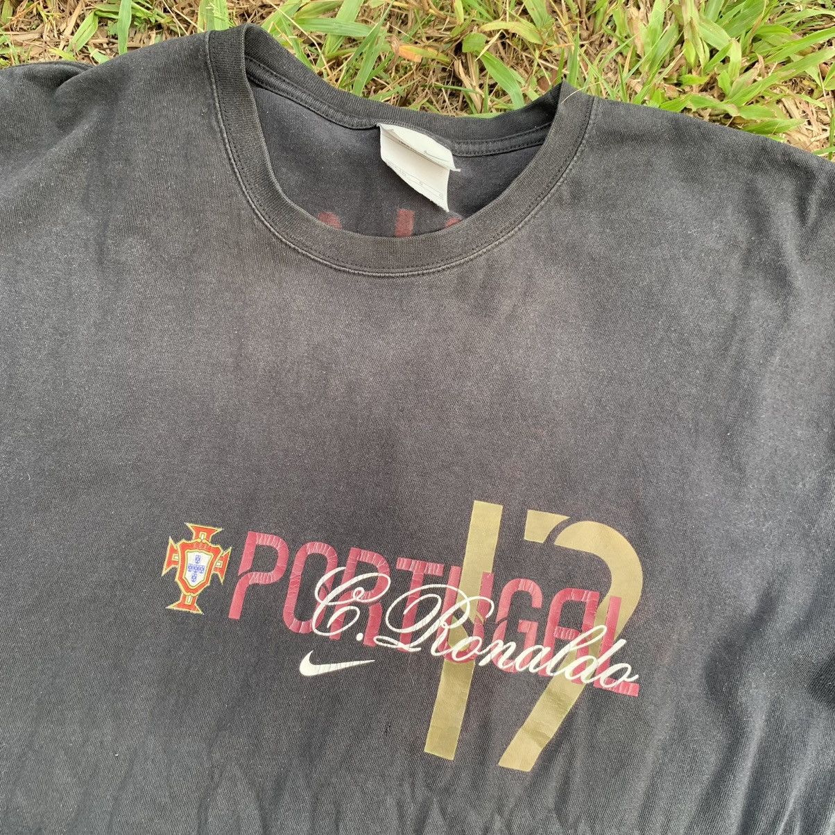 Nike Y2K THRASHED FADED Nike Portugal Cristiano Ronaldo Tshirt Size US XL / EU 56 / 4 - 2 Thumbnail