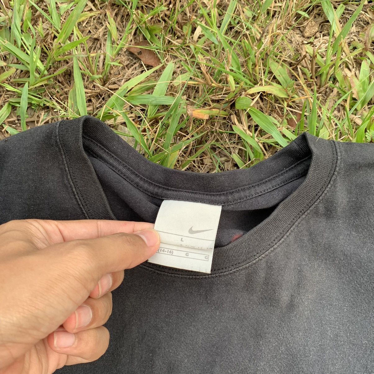 Nike Y2K THRASHED FADED Nike Portugal Cristiano Ronaldo Tshirt Size US XL / EU 56 / 4 - 3 Thumbnail