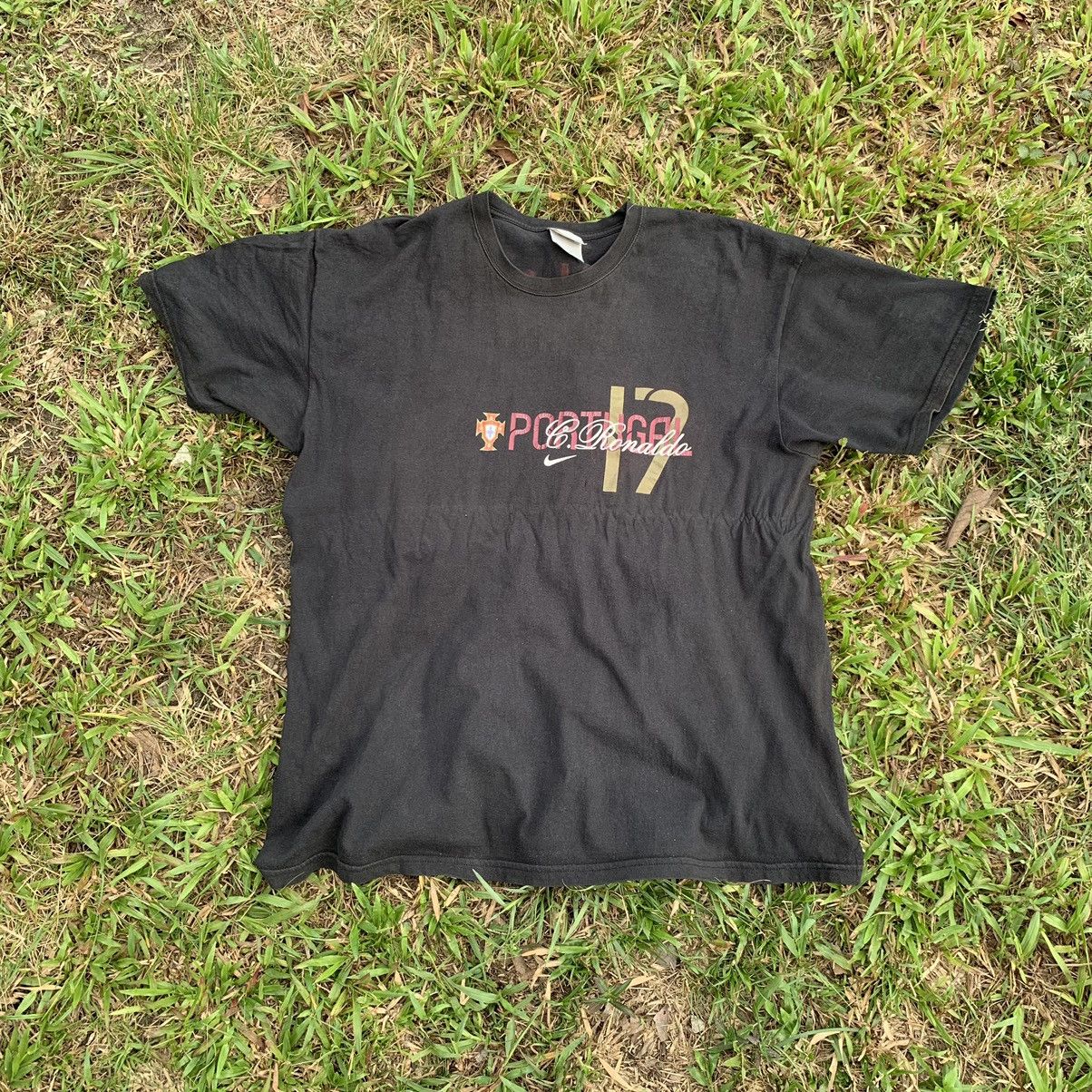 Nike Y2K THRASHED FADED Nike Portugal Cristiano Ronaldo Tshirt Size US XL / EU 56 / 4 - 1 Thumbnail