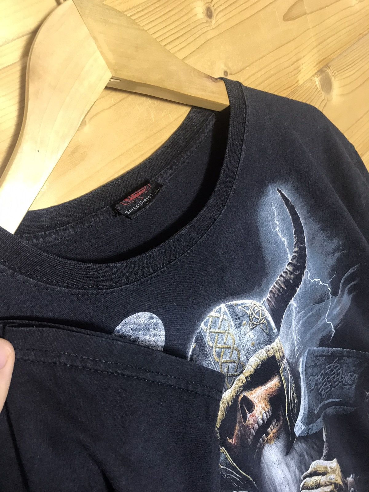 Vintage Vintage Spiral skull t-shirt Size US L / EU 52-54 / 3 - 4 Thumbnail