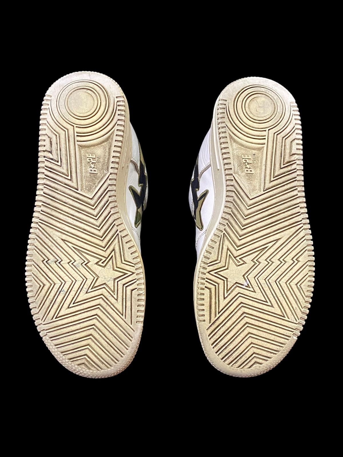 Bape A Bathing Ape ( BAPE ) Bapesta 1st Camo Sneakers Size US 9 / EU 42 - 17 Thumbnail