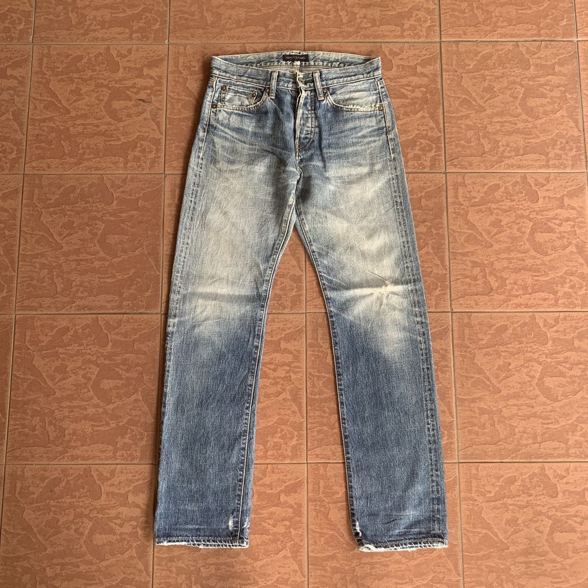 Tommy Hilfiger × Tommy Jeans × Vintage TOMMY HILFINGER 29x30 REDLINE LIGHTWASH SELVEDGE JEANS PANTS Size US 29 - 1 Thumbnail