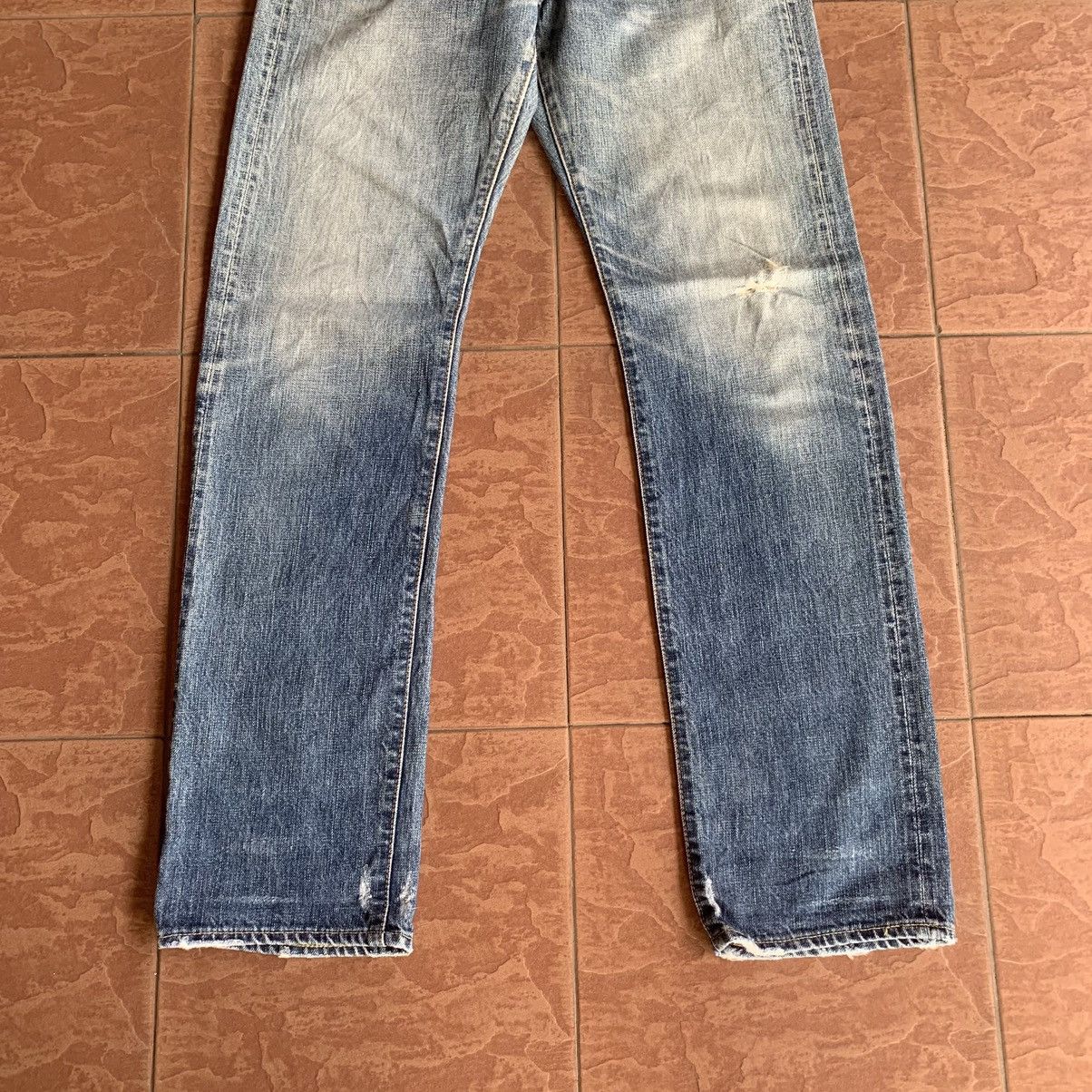 Tommy Hilfiger × Tommy Jeans × Vintage TOMMY HILFINGER 29x30 REDLINE LIGHTWASH SELVEDGE JEANS PANTS Size US 29 - 11 Thumbnail