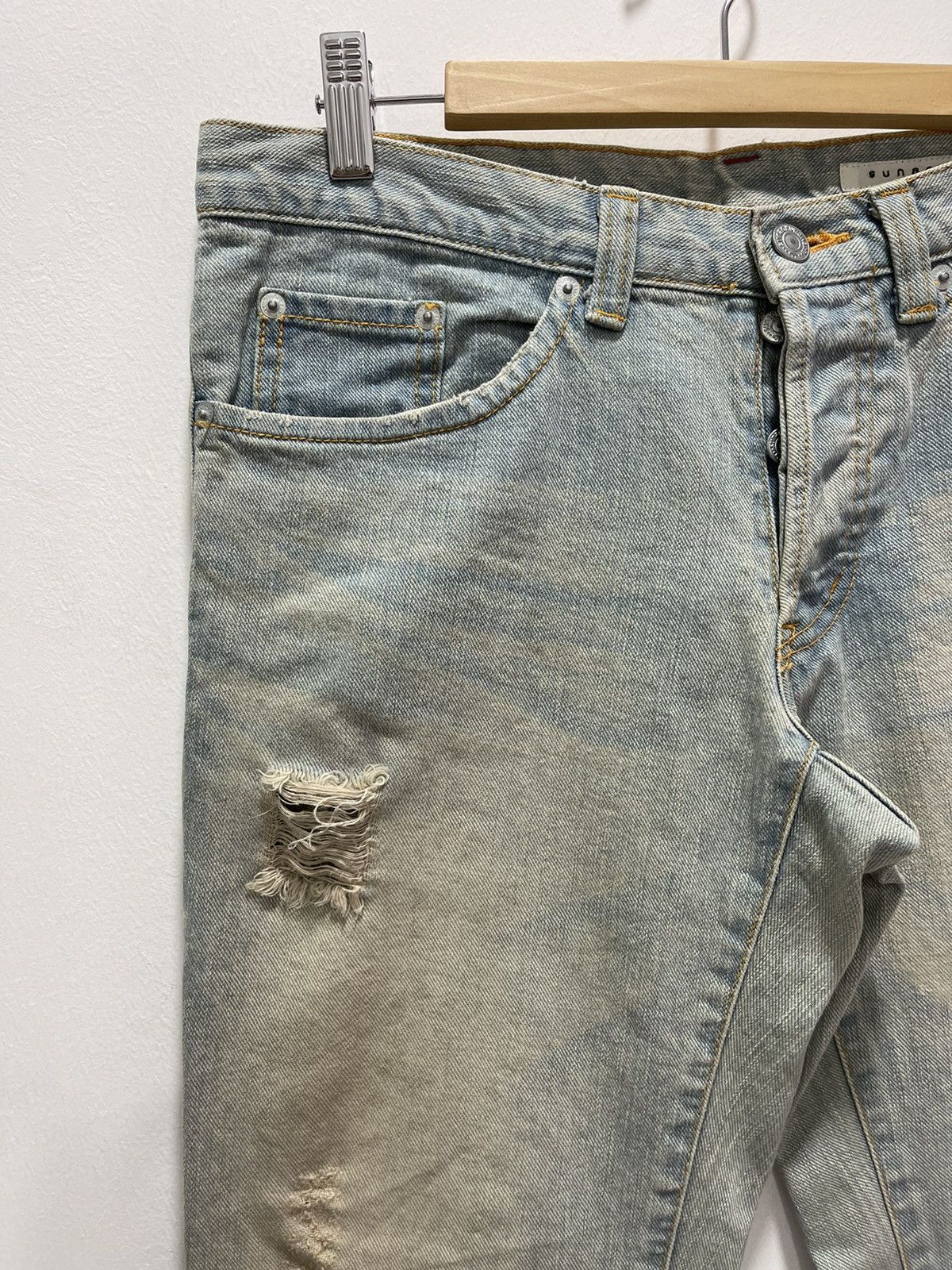 Issey Miyake SUNAOKUWAHARA BY ISSEY MIYAKE LIGHT WASH DISTRESSED DENIM Size 32" / US 10 / IT 46 - 3 Thumbnail