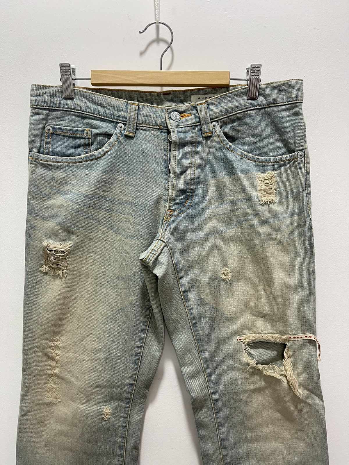 Issey Miyake SUNAOKUWAHARA BY ISSEY MIYAKE LIGHT WASH DISTRESSED DENIM Size 32" / US 10 / IT 46 - 4 Thumbnail