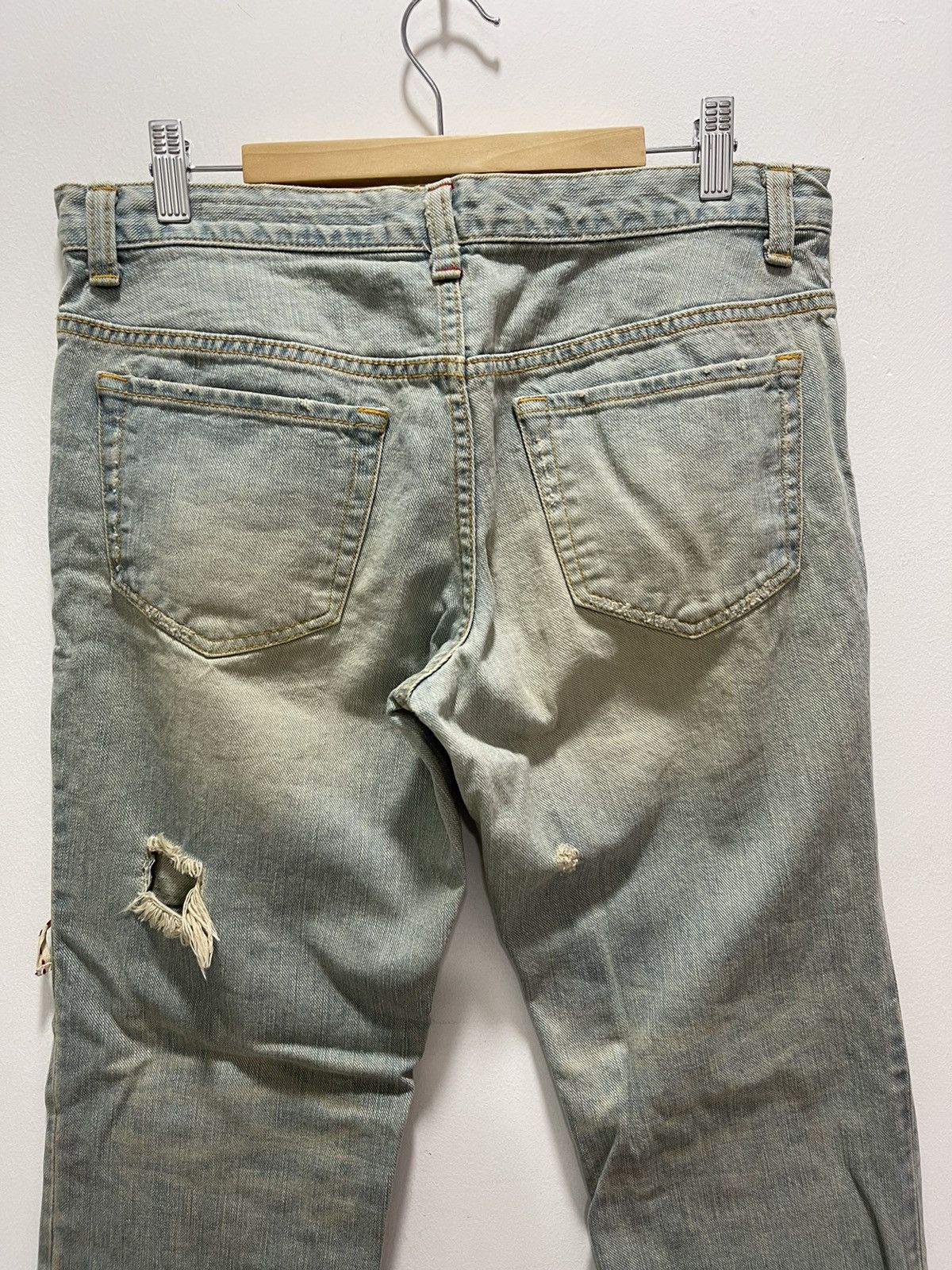 Issey Miyake SUNAOKUWAHARA BY ISSEY MIYAKE LIGHT WASH DISTRESSED DENIM Size 32" / US 10 / IT 46 - 8 Thumbnail
