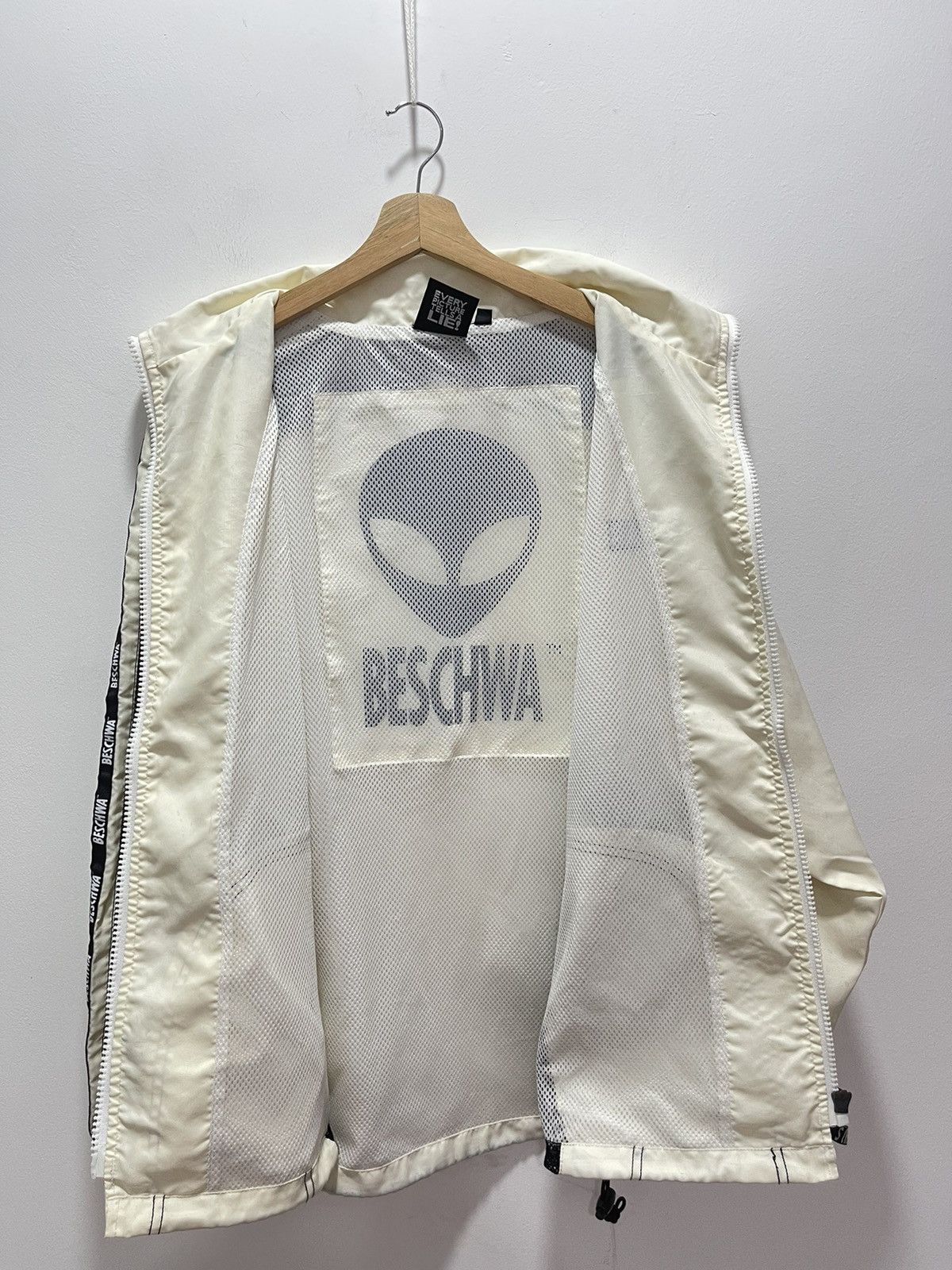 Japanese Brand × Vintage VINTAGE BESCHEWA LIKE ALLIEN LOGO LIGHT JACKET Size US M / EU 48-50 / 2 - 9 Thumbnail