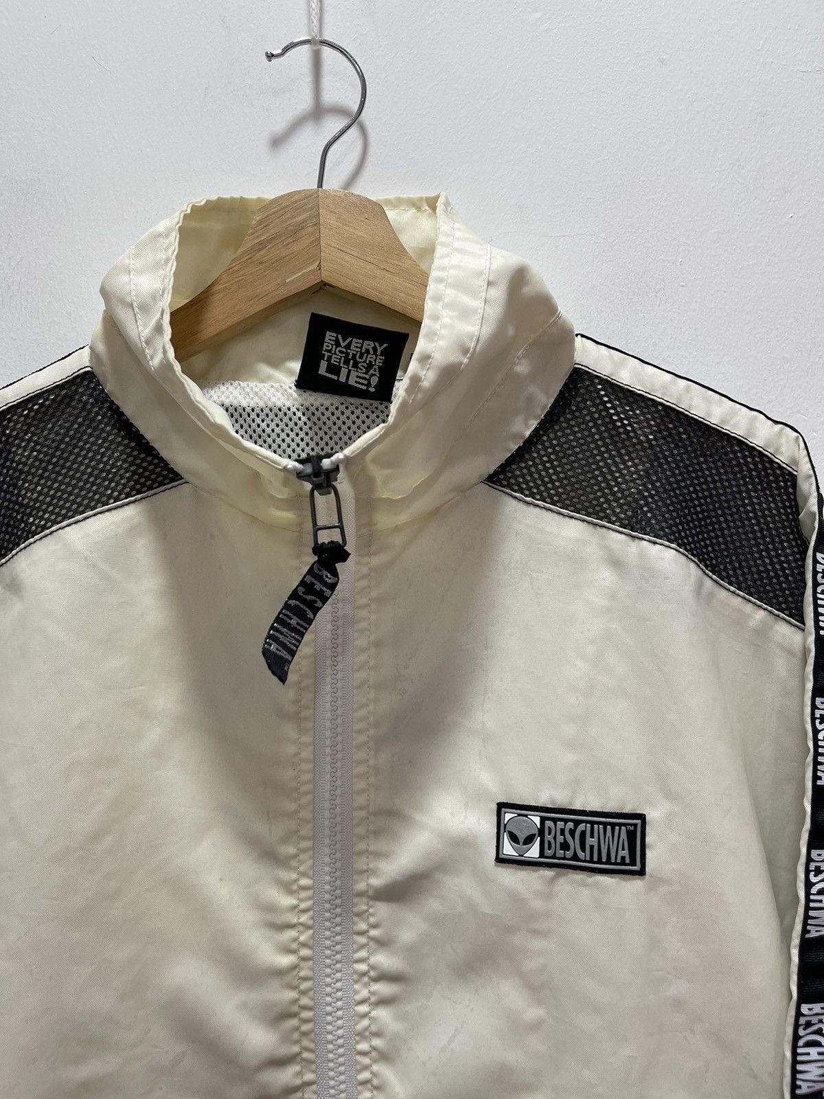 Japanese Brand × Vintage VINTAGE BESCHEWA LIKE ALLIEN LOGO LIGHT JACKET Size US M / EU 48-50 / 2 - 2 Thumbnail