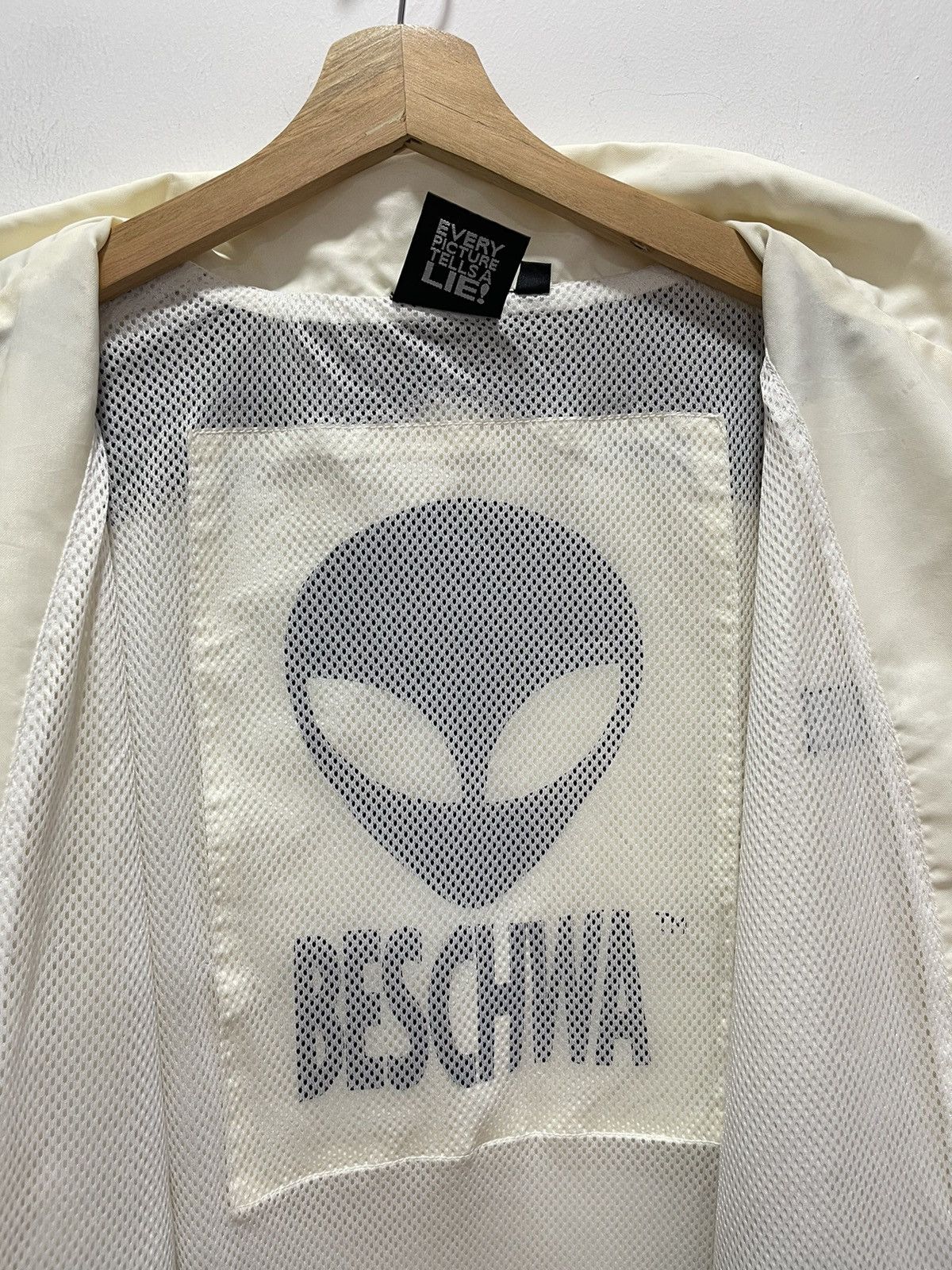Japanese Brand × Vintage VINTAGE BESCHEWA LIKE ALLIEN LOGO LIGHT JACKET Size US M / EU 48-50 / 2 - 10 Thumbnail