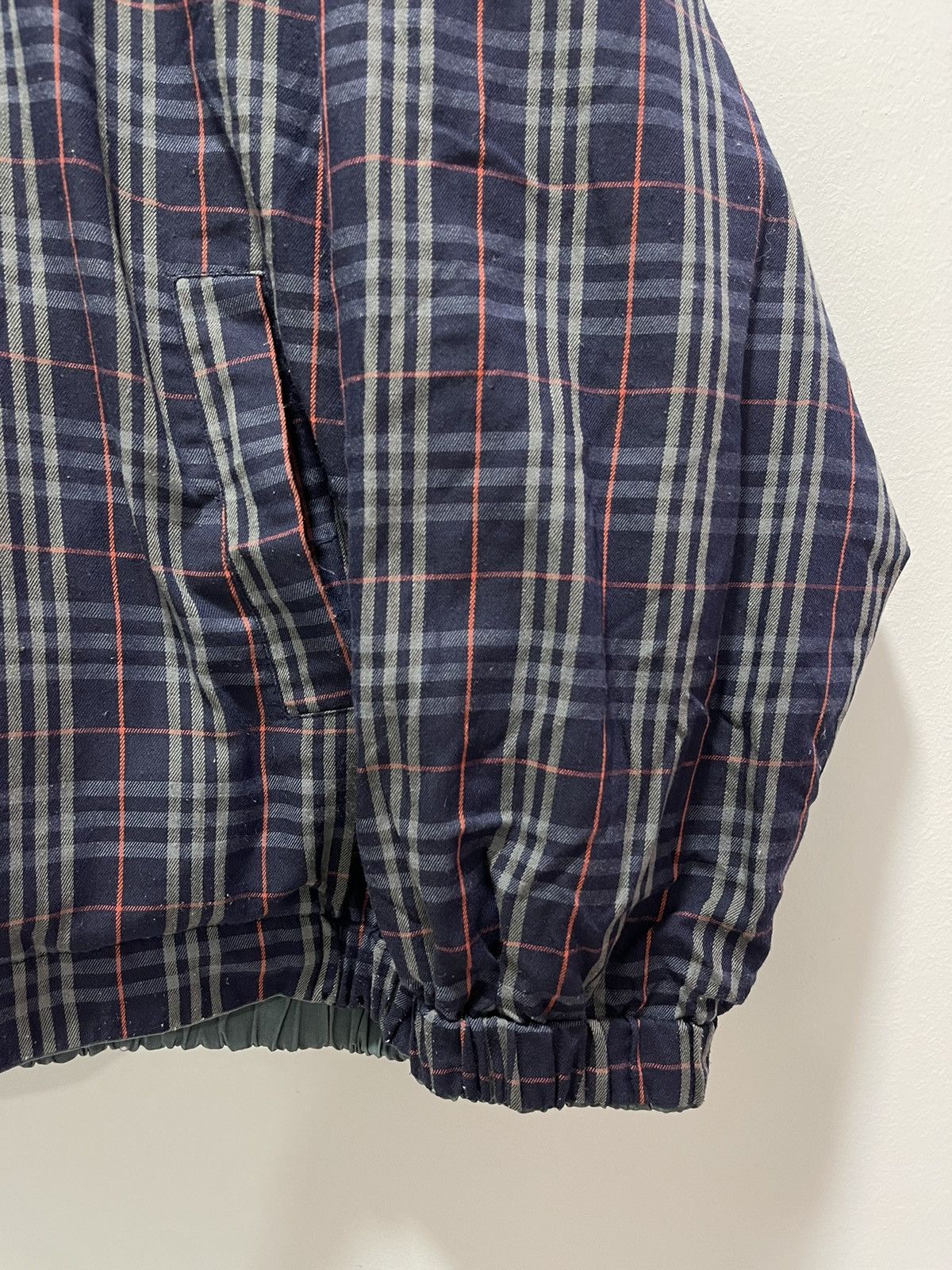 Burberry BURBERRY NOVA CHECK RIVERSIBLE BOMBER JACKET Size US L / EU 52-54 / 3 - 4 Thumbnail