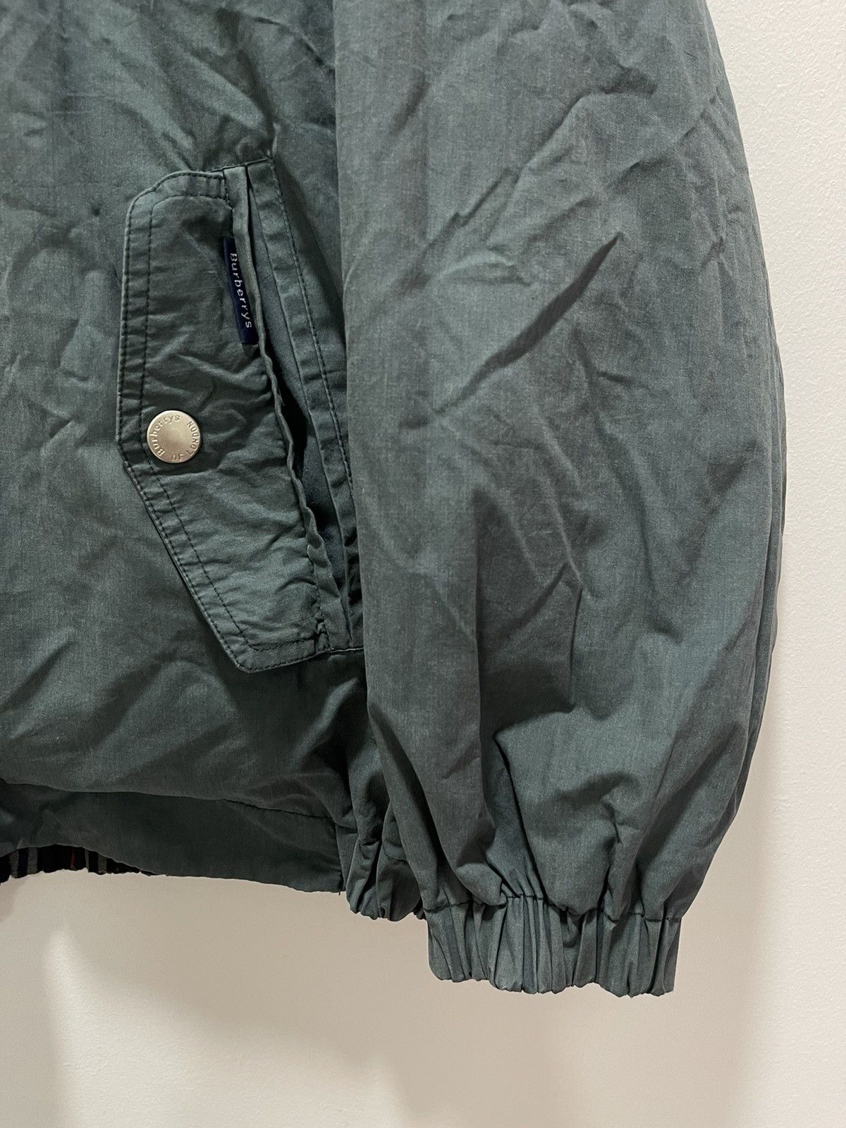Burberry BURBERRY NOVA CHECK RIVERSIBLE BOMBER JACKET Size US L / EU 52-54 / 3 - 10 Thumbnail