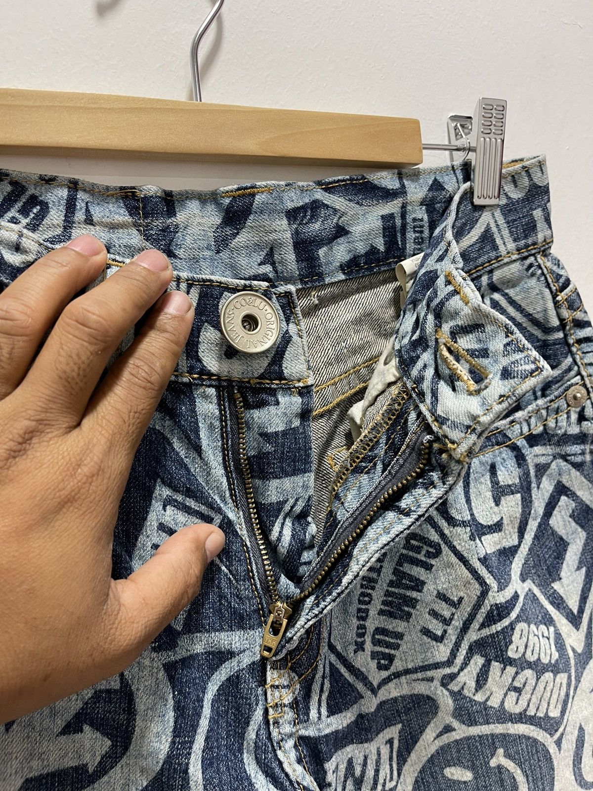 If Six Was Nine × Le Grande Bleu (L.G.B.) × Vintage CO&LU SMILE PRINTED DISTRESSED JEANS LIKE HISTERIC GLAMOUR Size 25" / US 0 / IT 36 - 11 Thumbnail
