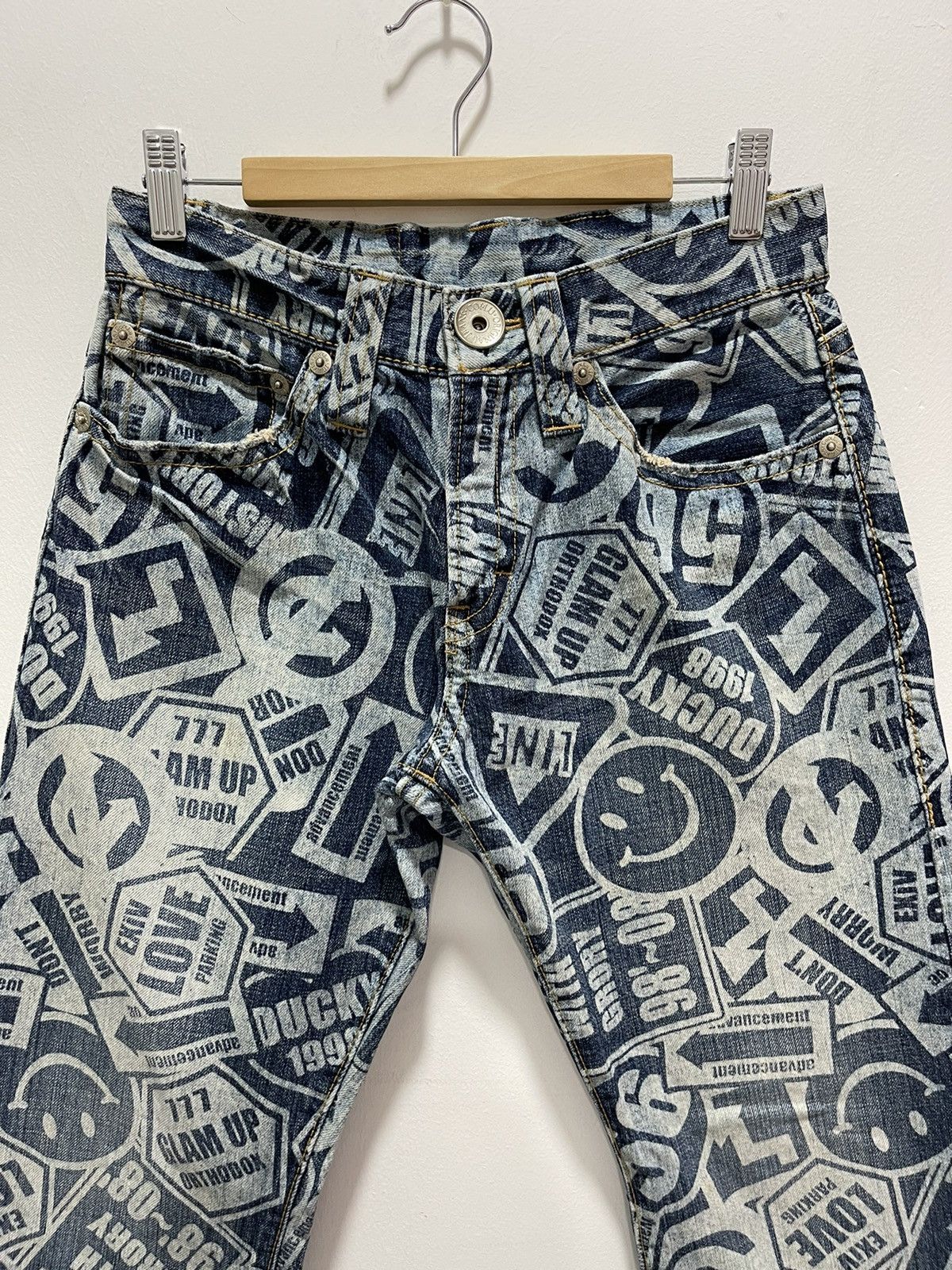 If Six Was Nine × Le Grande Bleu (L.G.B.) × Vintage CO&LU SMILE PRINTED DISTRESSED JEANS LIKE HISTERIC GLAMOUR Size 25" / US 0 / IT 36 - 6 Thumbnail