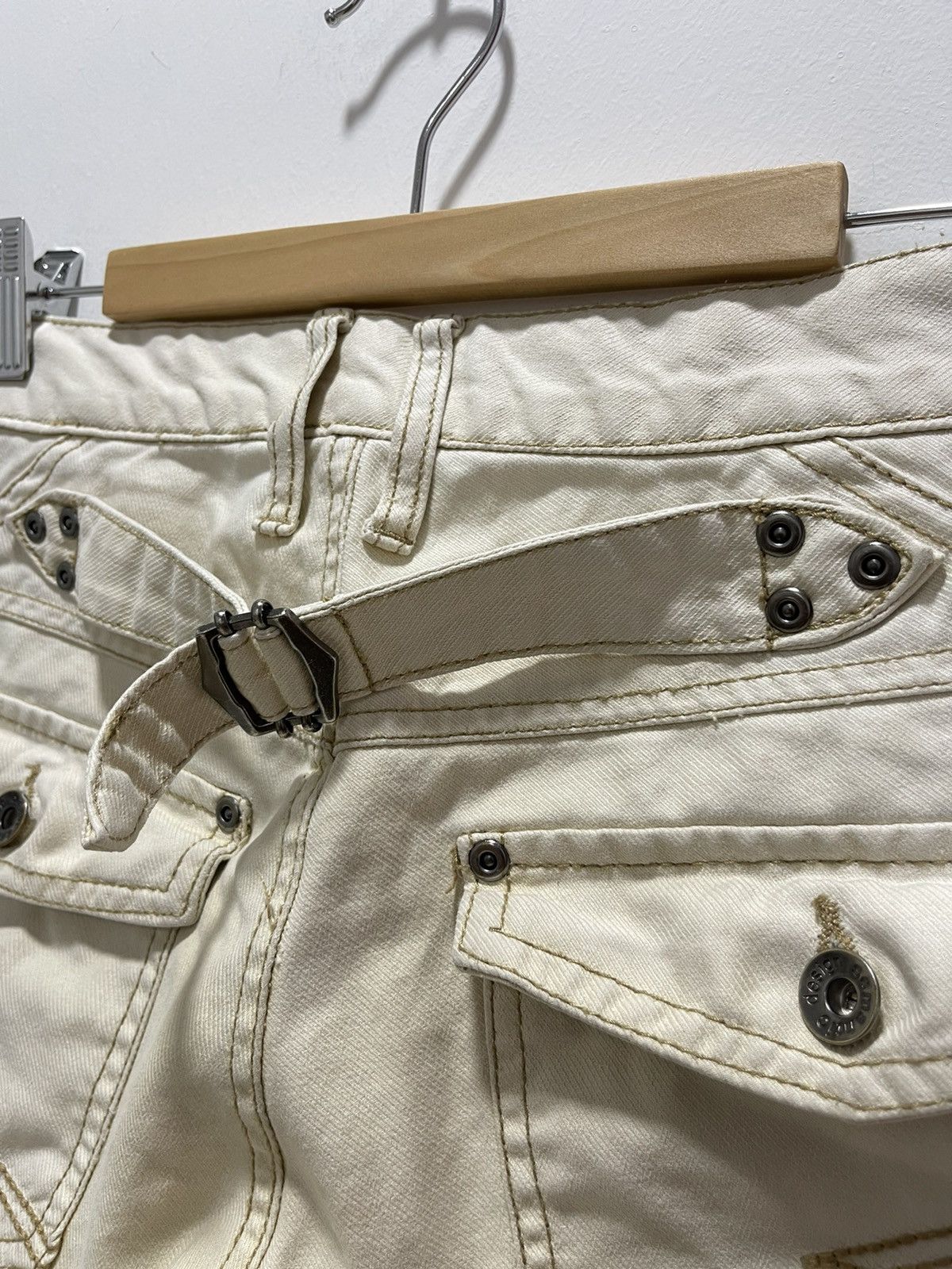 semanticdesign SEMANTIC DESIGN BUCKLE BACK SEDITIONARIES DISTRESSED JEANS Size US 30 / EU 46 - 4 Thumbnail