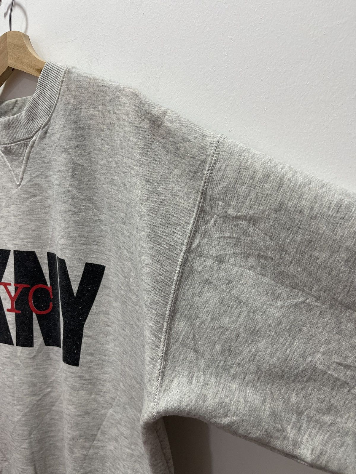 DKNY × Vintage VINTAGE 90s DKNY NYC SPELLOUT DISTRESSED SWEATSHIRT Size US L / EU 52-54 / 3 - 5 Thumbnail