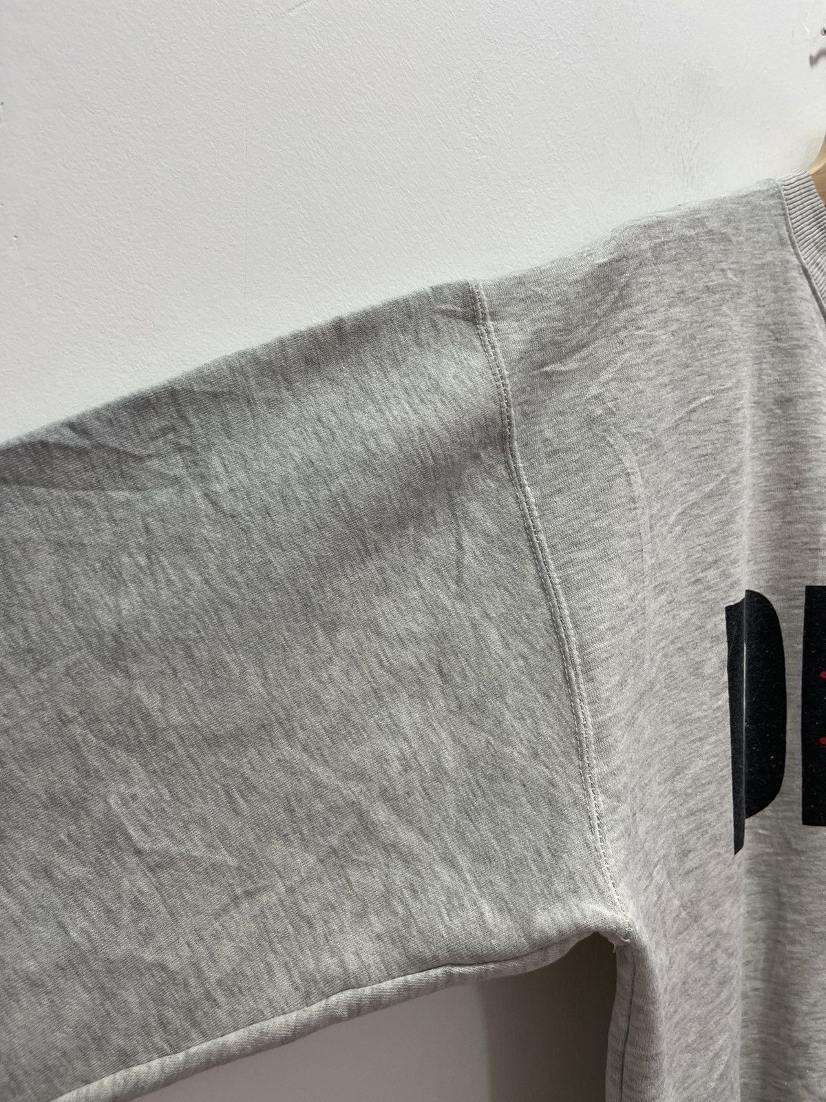 DKNY × Vintage VINTAGE 90s DKNY NYC SPELLOUT DISTRESSED SWEATSHIRT Size US L / EU 52-54 / 3 - 6 Thumbnail