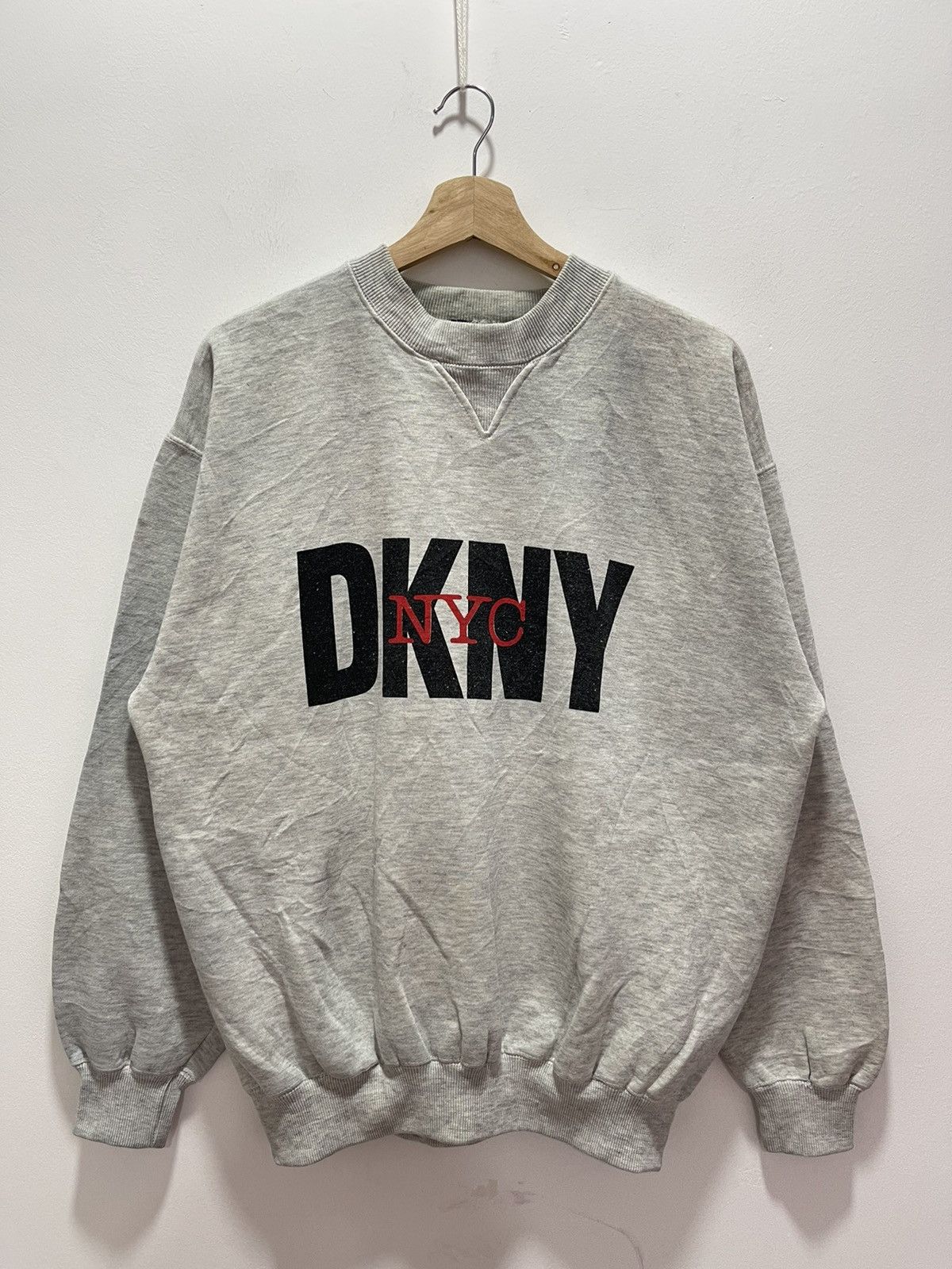 DKNY × Vintage VINTAGE 90s DKNY NYC SPELLOUT DISTRESSED SWEATSHIRT Size US L / EU 52-54 / 3 - 1 Thumbnail