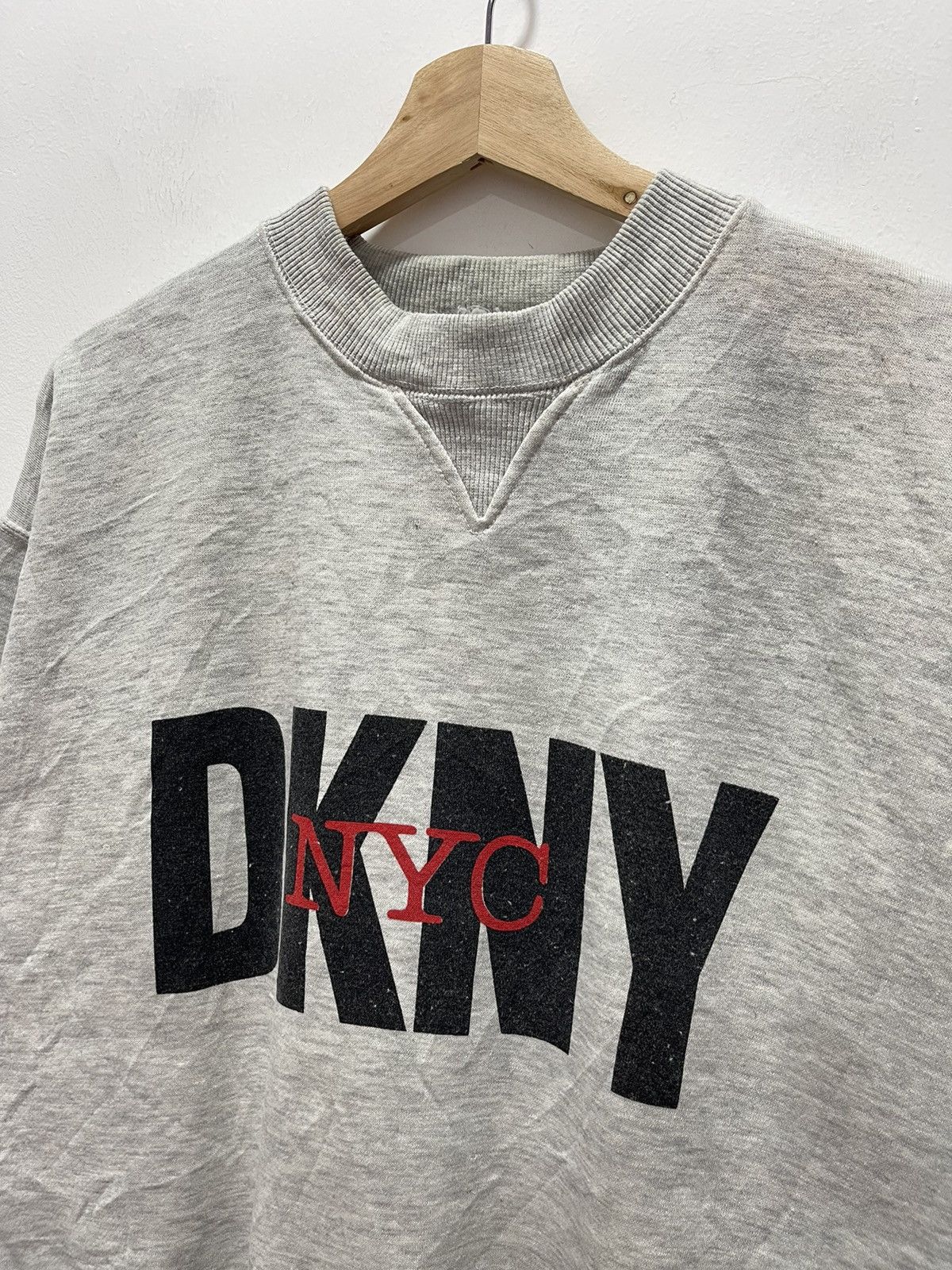 DKNY × Vintage VINTAGE 90s DKNY NYC SPELLOUT DISTRESSED SWEATSHIRT Size US L / EU 52-54 / 3 - 2 Thumbnail