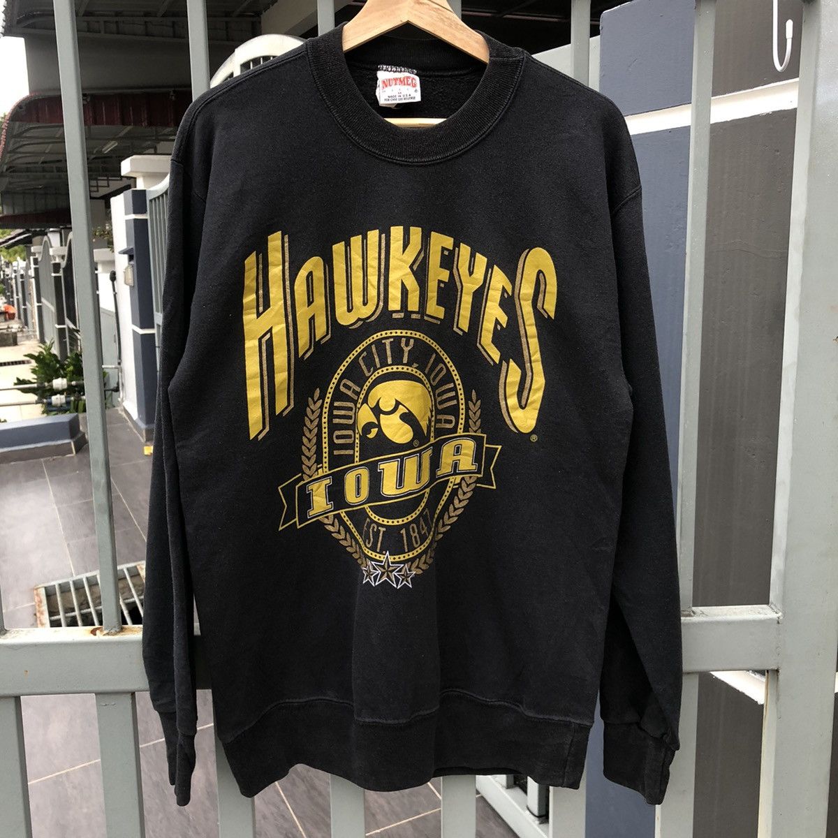 Vintage university of iowa hawkeyes sweatshirt
