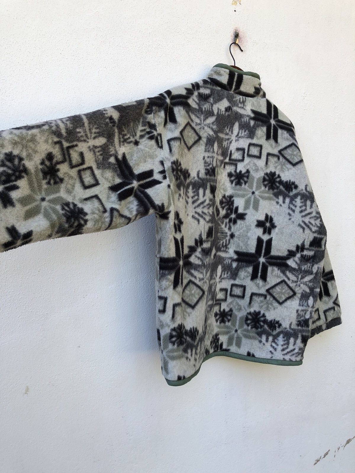 Japanese Brand 🔥Brand Tyrolia FullPrint Fleece Quilt Revisible Size US L / EU 52-54 / 3 - 4 Thumbnail