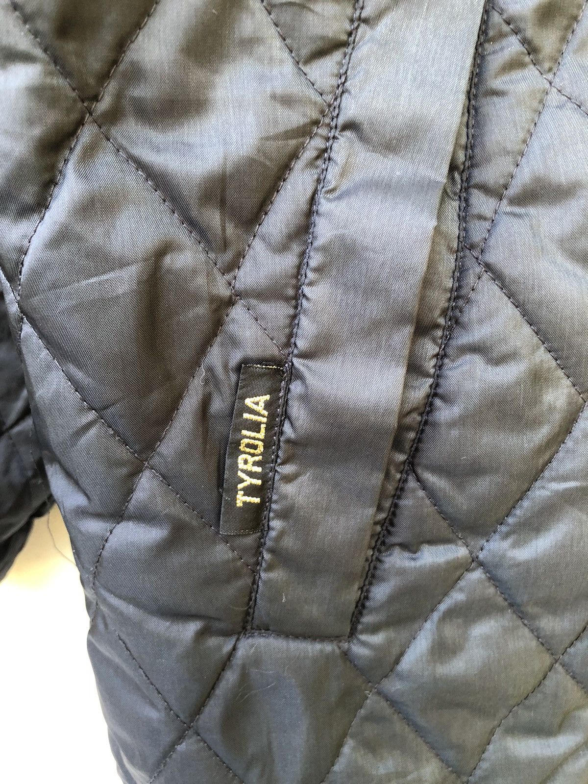 Japanese Brand 🔥Brand Tyrolia FullPrint Fleece Quilt Revisible Size US L / EU 52-54 / 3 - 5 Thumbnail