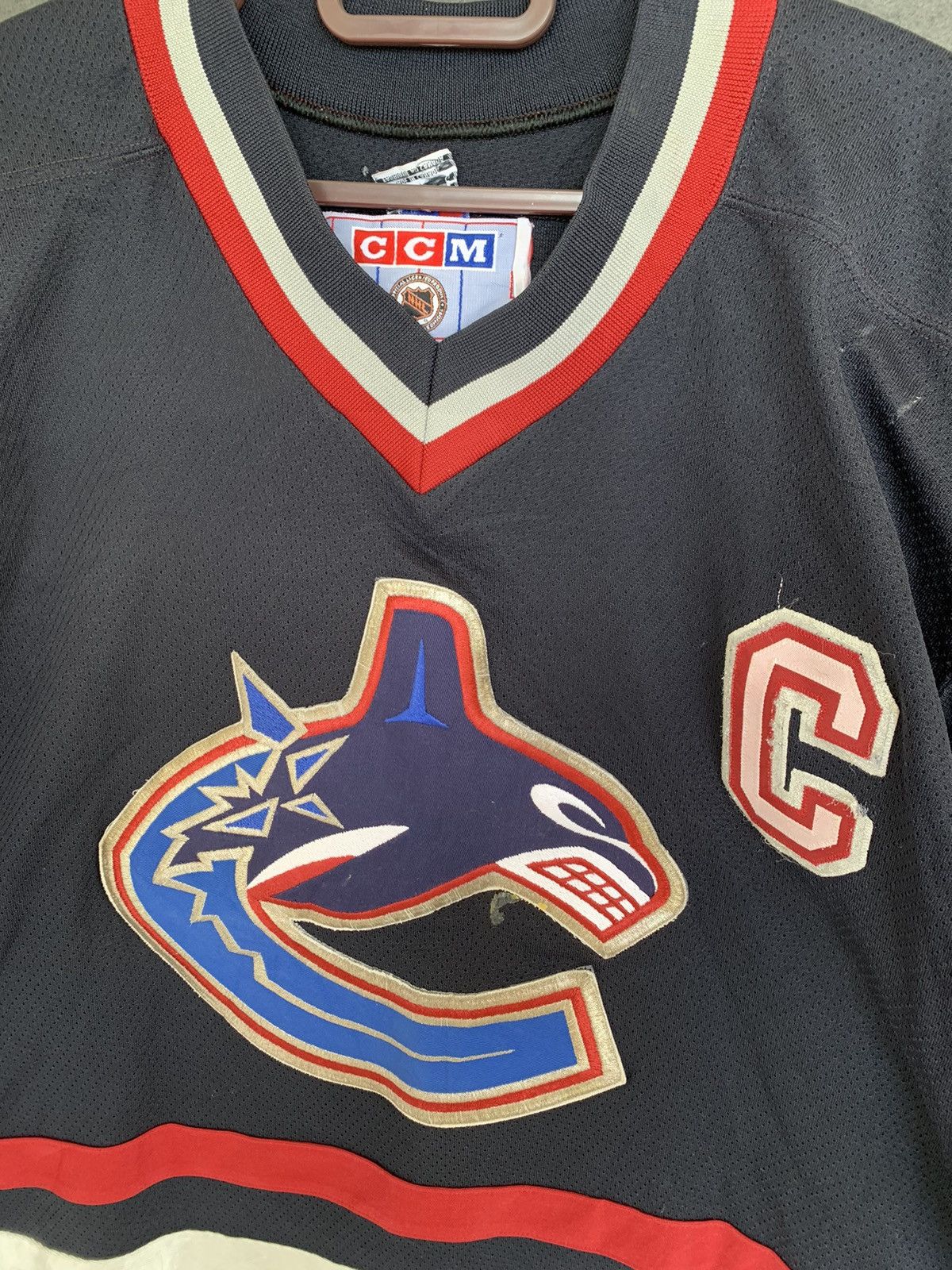 NHL × Vintage Vintage CCM 1998 NHL Mark Messier Vancouver Canucks Jersey Size US L / EU 52-54 / 3 - 3 Thumbnail