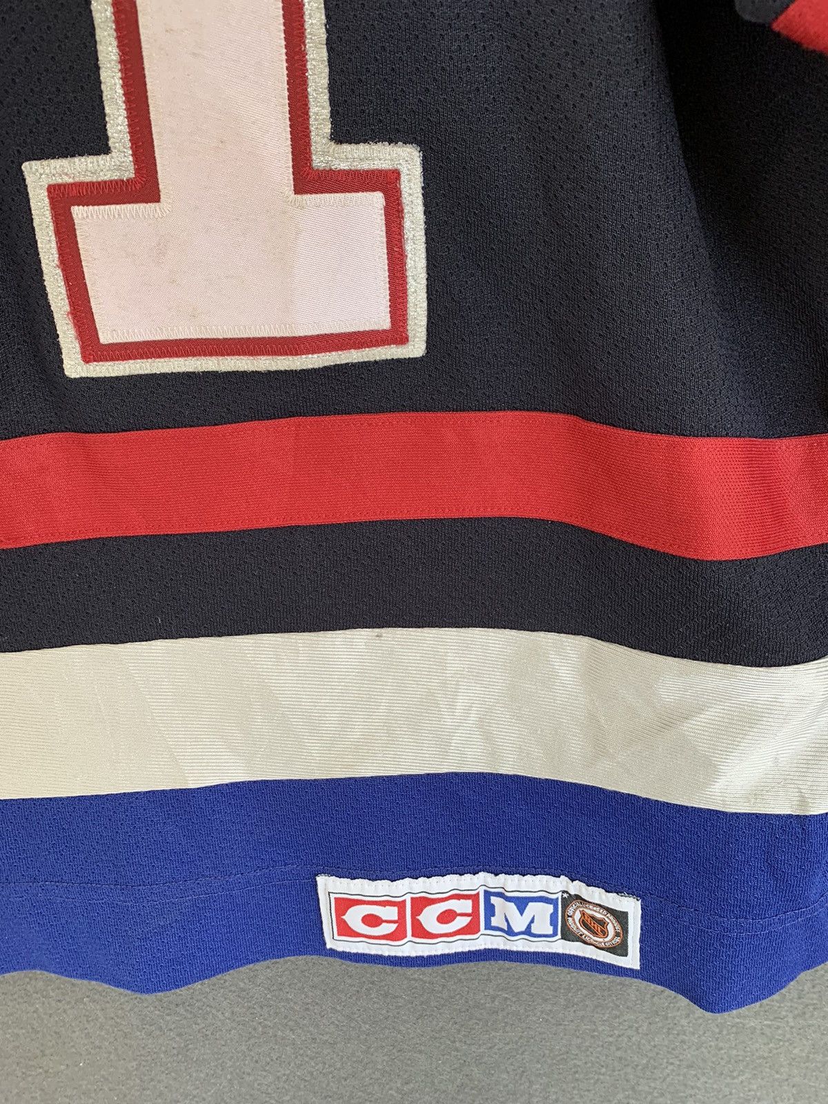 NHL × Vintage Vintage CCM 1998 NHL Mark Messier Vancouver Canucks Jersey Size US L / EU 52-54 / 3 - 5 Thumbnail