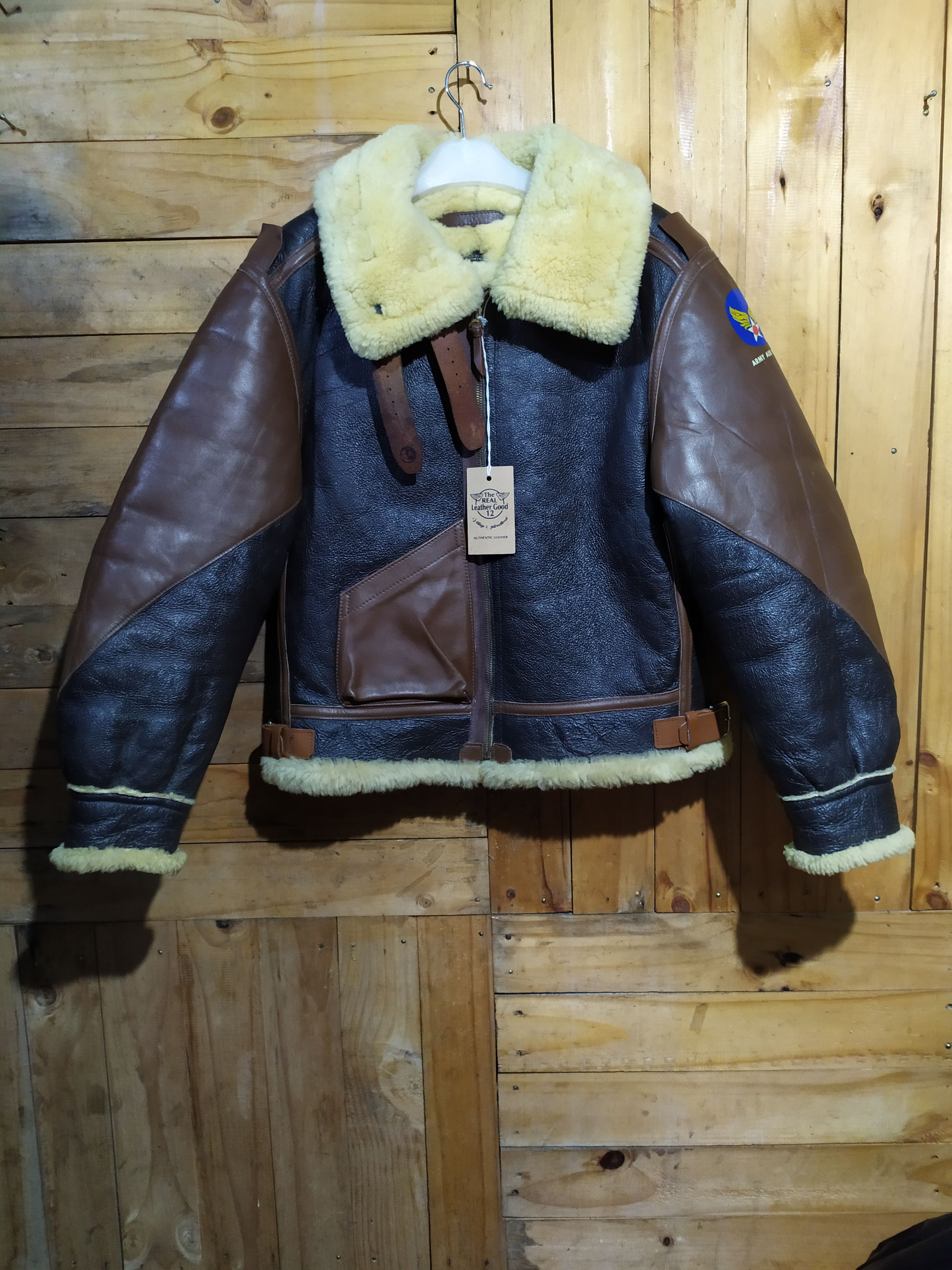 Buzz Rickson's B.RICKSON CLO. CO LEATHER DUO TONE TYPE B3 FLIGHT JACKET Size US M / EU 48-50 / 2 - 1 Thumbnail