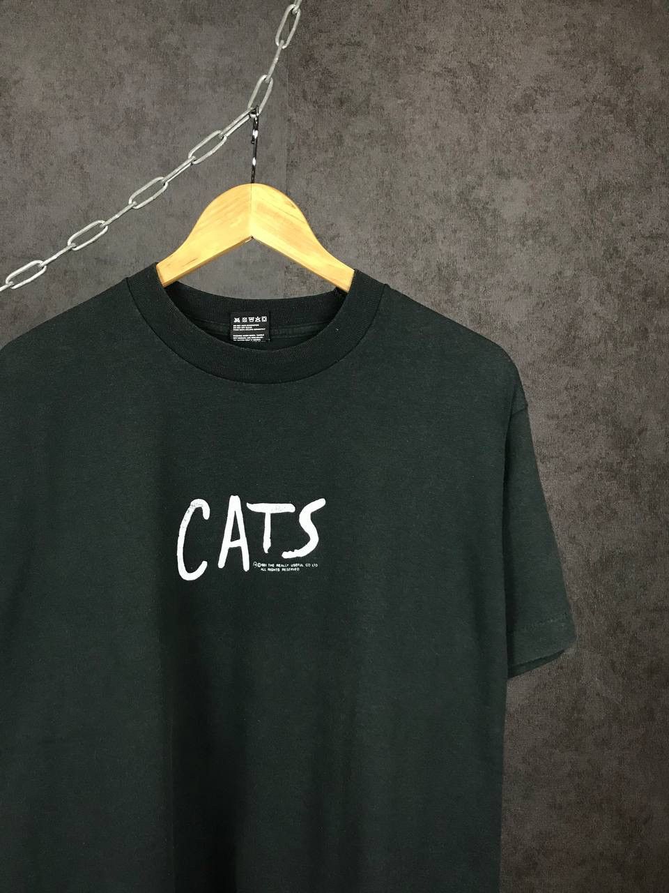 Vintage Cats 1981 The Really Useful American vintagemade in USA tee Size US L / EU 52-54 / 3 - 5 Thumbnail