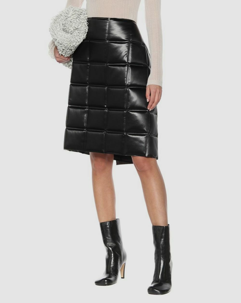 o1t1hb0523 Skirts in Black