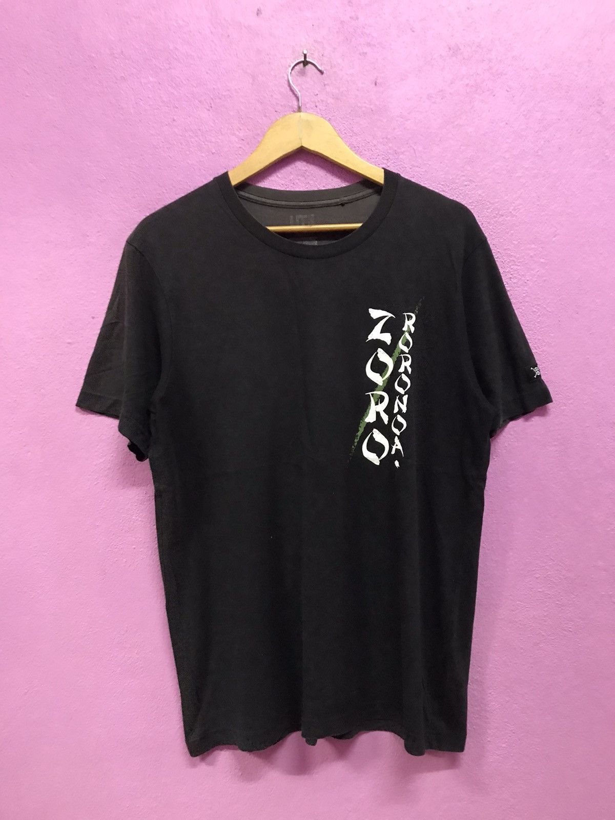 One Piece Roronoa Zoro T-Shirts Size L Size US L / EU 52-54 / 3 - 1 Thumbnail