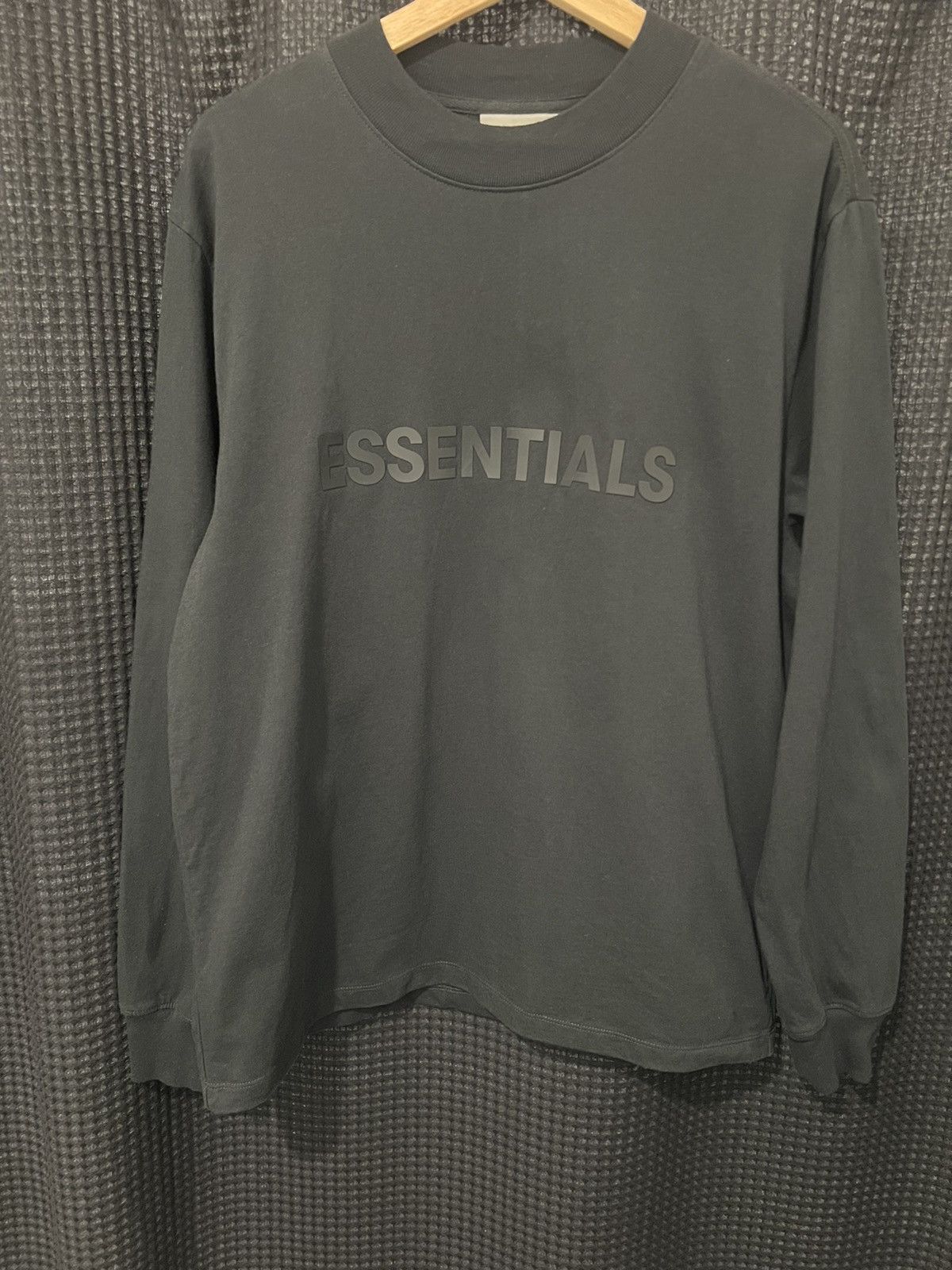 Essentials × Fear of God Crewneck Applique Logo L/S Tee Size US S / EU 44-46 / 1 - 1 Thumbnail