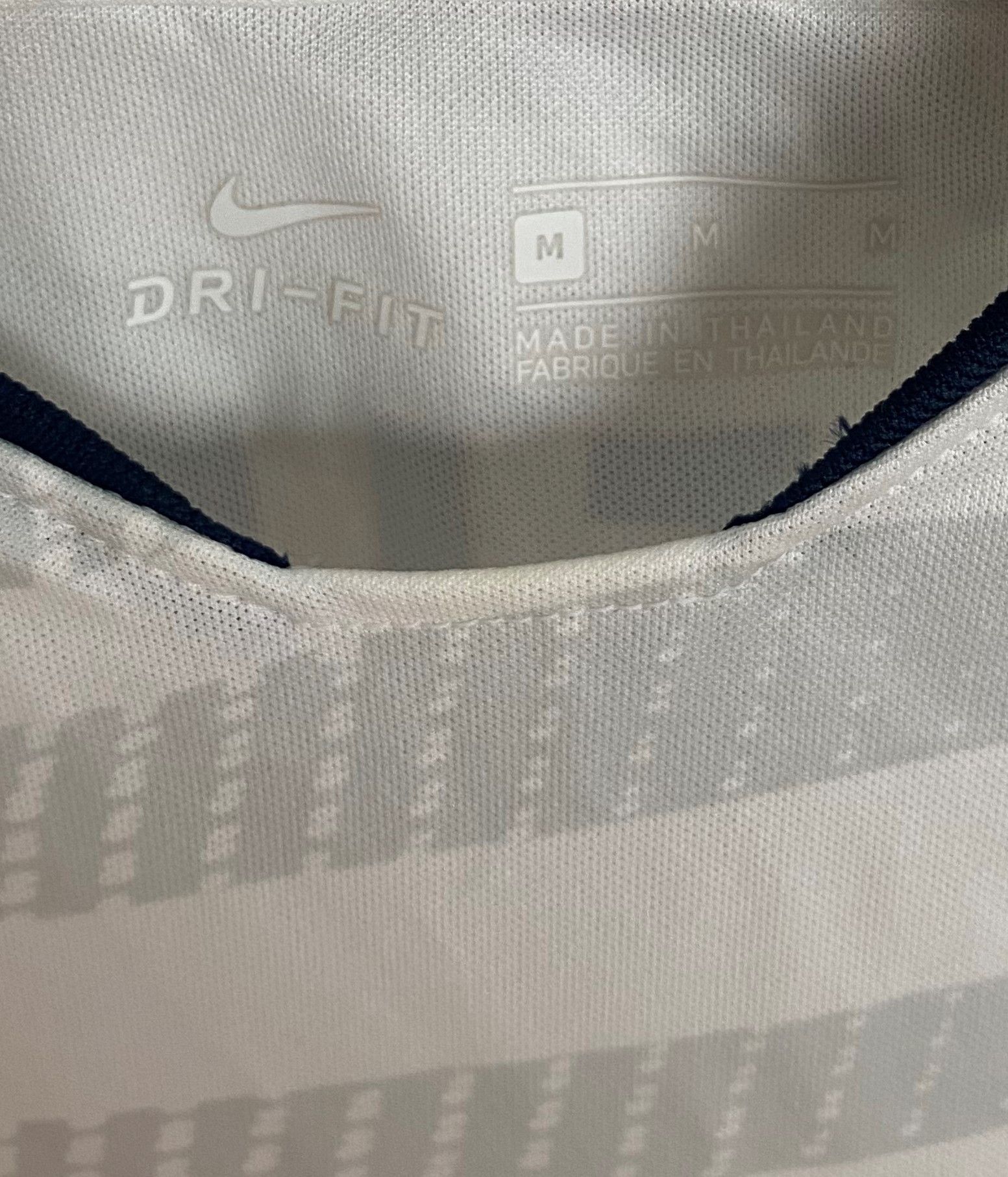 Nike 2019 / 2020 RB RED BULL LEIPZIG HOME Soccer Jersey M419 Size US M / EU 48-50 / 2 - 9 Thumbnail