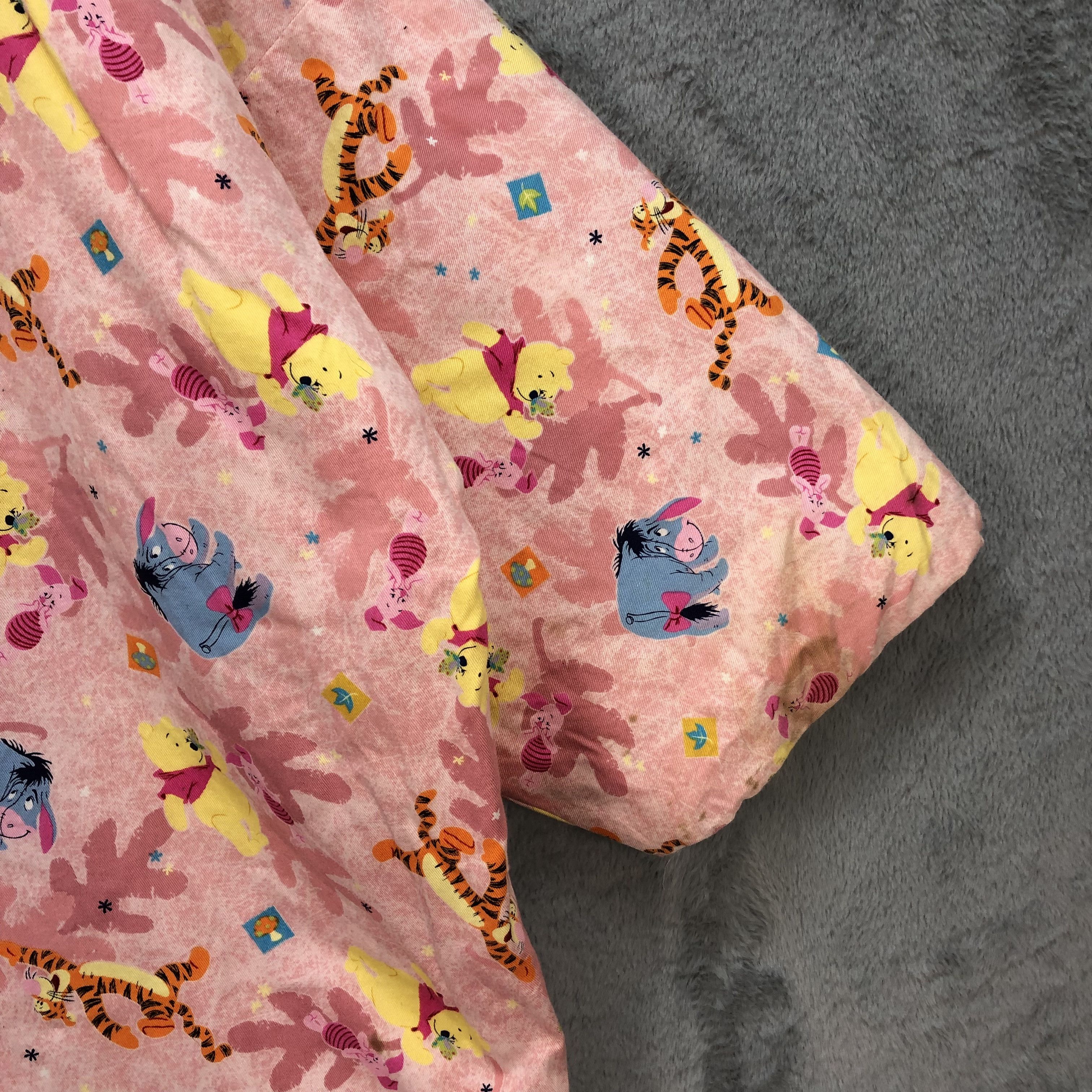 Disney VINTAGE POOH DISNEY CHARACTERS CARDIGAN / KIMONO #5696-203 Size US L / EU 52-54 / 3 - 16 Thumbnail