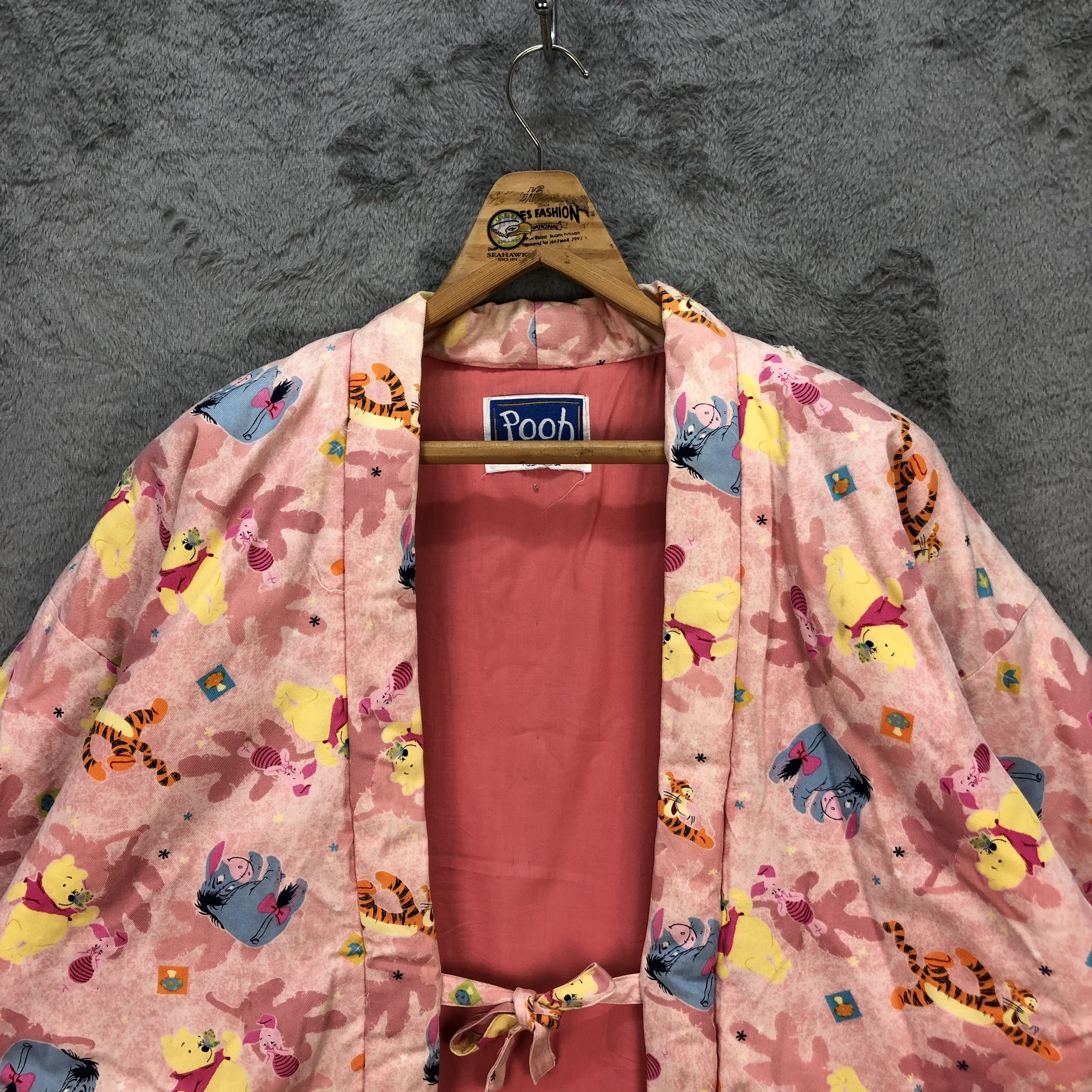 Disney VINTAGE POOH DISNEY CHARACTERS CARDIGAN / KIMONO #5696-203 Size US L / EU 52-54 / 3 - 2 Thumbnail
