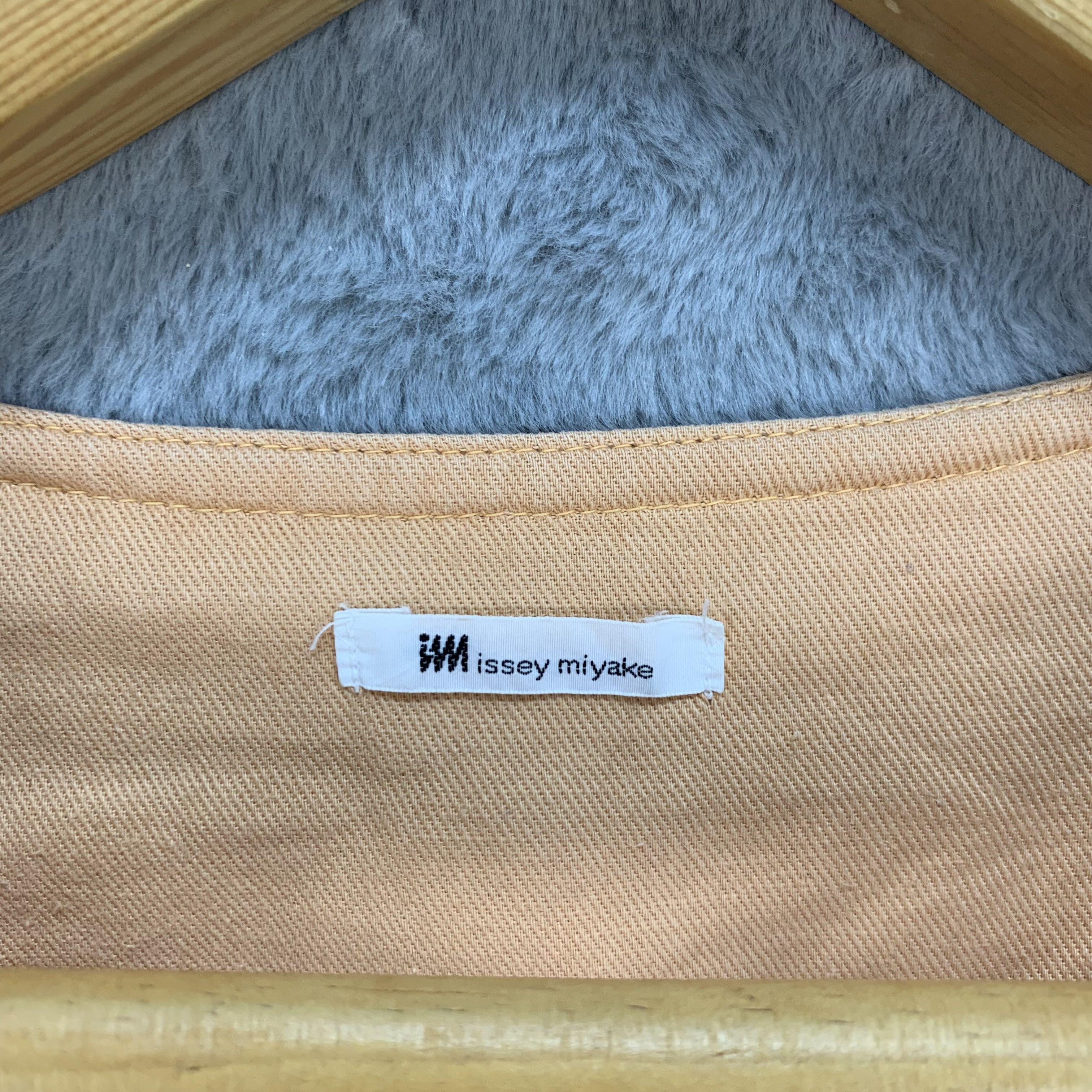 Issey Miyake IM STUDIO ISSEY MIYAKE SQUIRREL SLEEVELESS SHIRT #4381-151 Size L / US 10 / IT 46 - 6 Thumbnail