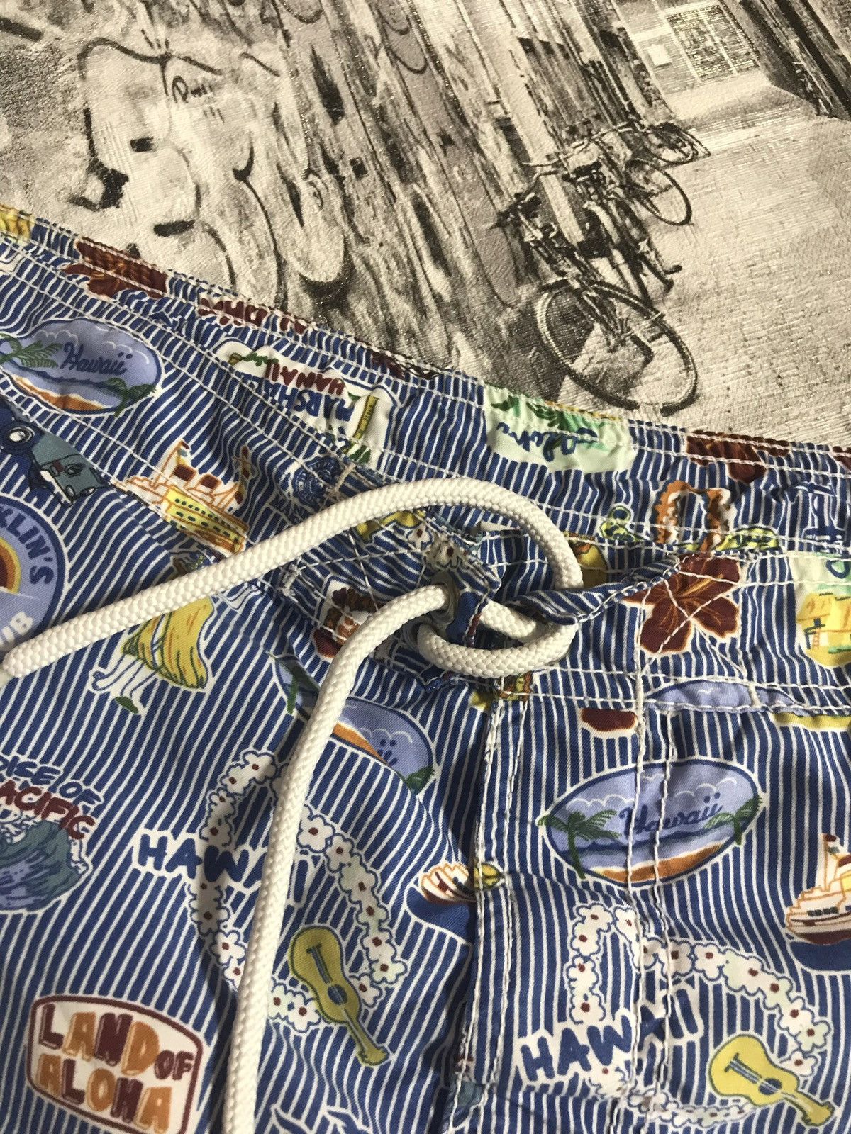 Franklin & Marshall Franklin Marshall graphics shorts Size US 32 / EU 48 - 4 Thumbnail