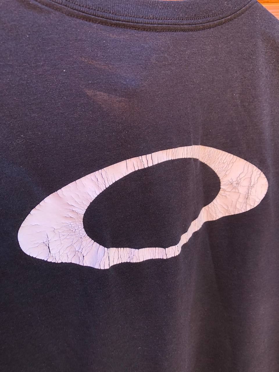 Vintage Vintage Oakley Tee Shirt Size US S / EU 44-46 / 1 - 4 Thumbnail