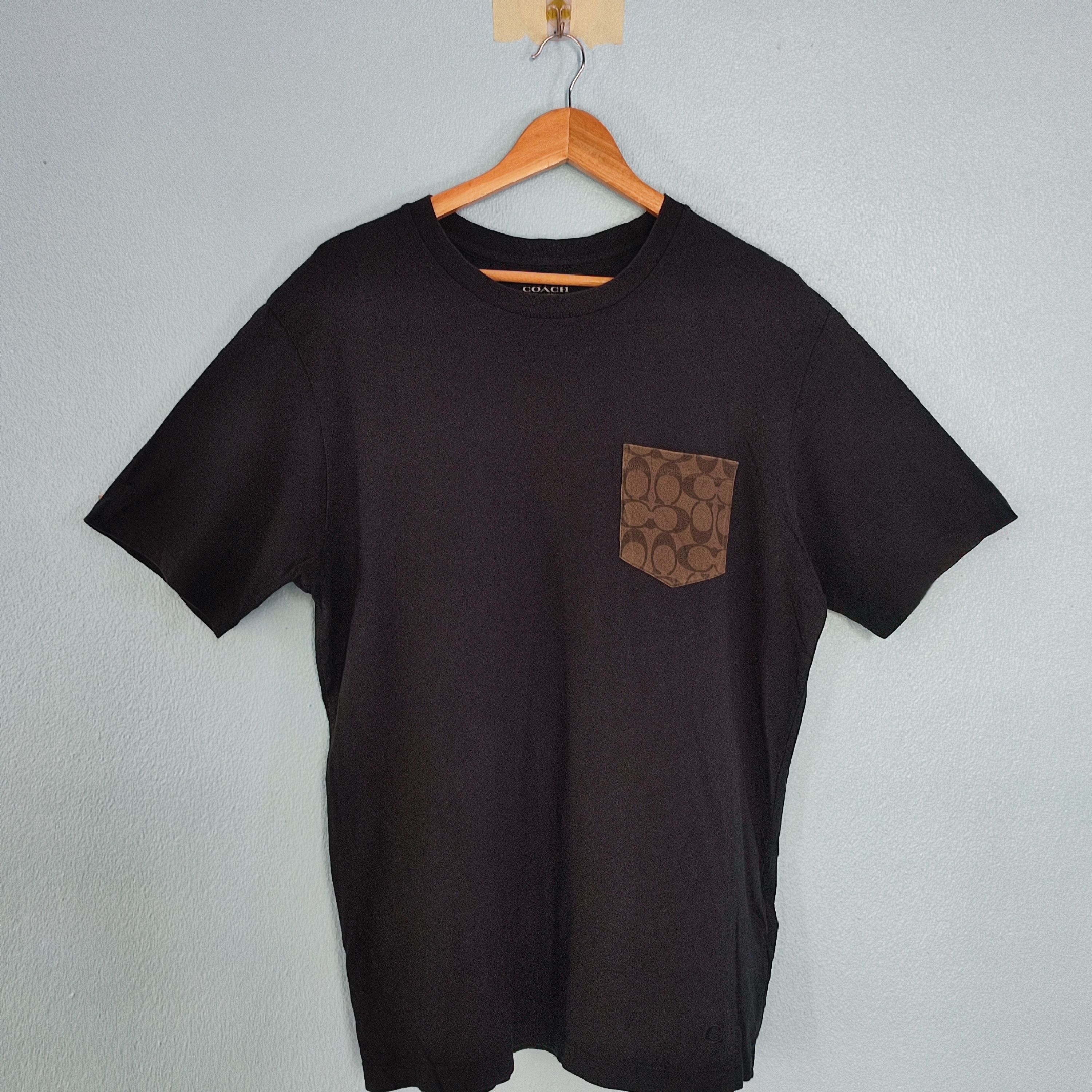 Coach × Vintage COACH Italian Designer Single Pocket Design Tshirt Size US L / EU 52-54 / 3 - 1 Thumbnail