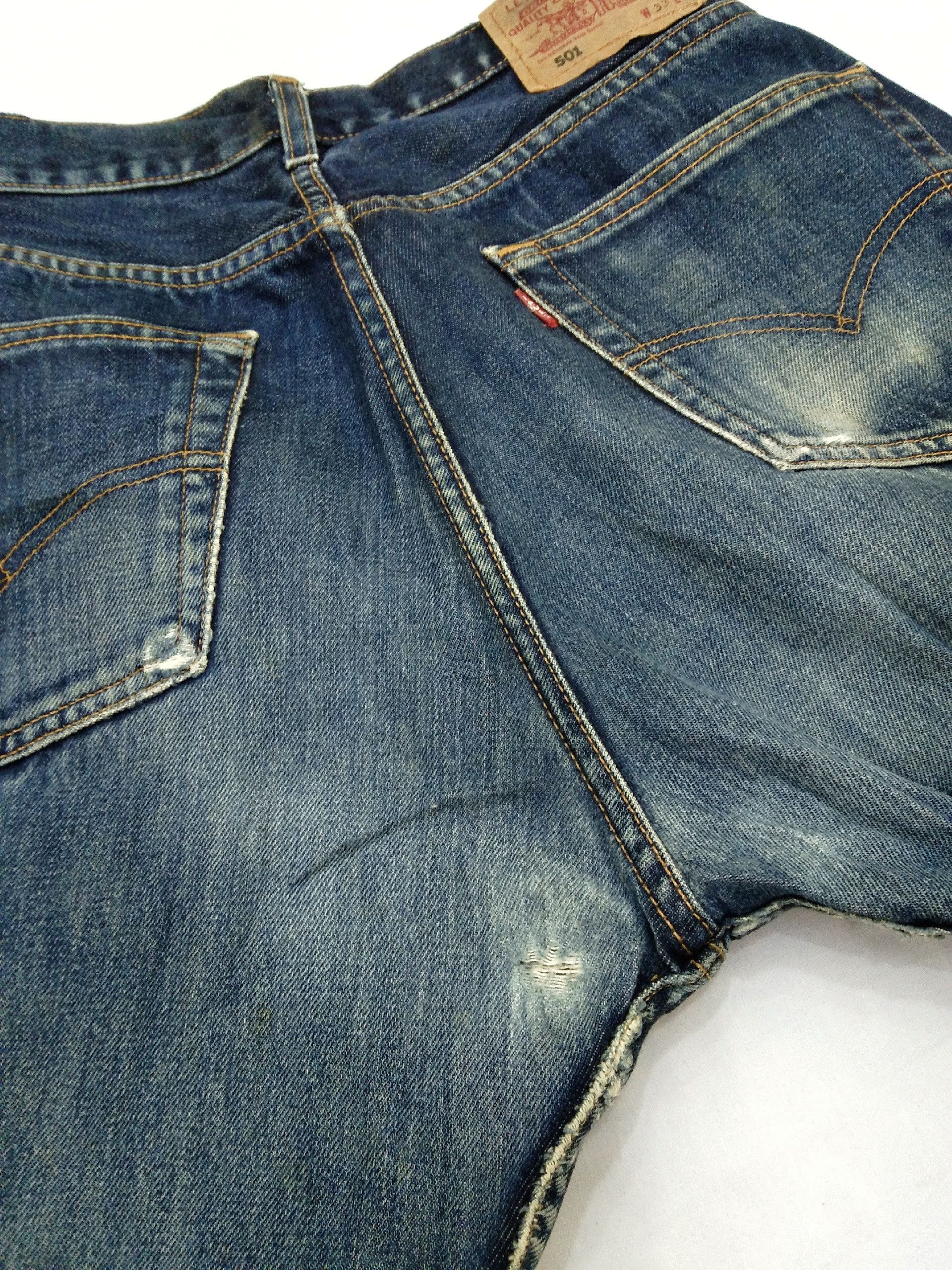 Levi's Vintage Levi's 501 Faded Blue Distressed Jeans 32x29 Size US 32 / EU 48 - 4 Thumbnail