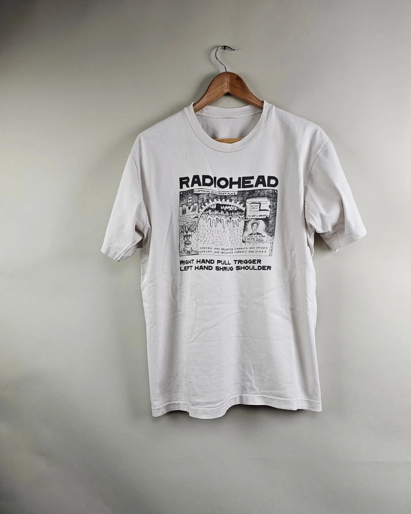 image of Band Tees x Vintage 2000 Radiohead Vintage T Shirt Right Hand Pull Trigger in White (Size Large)