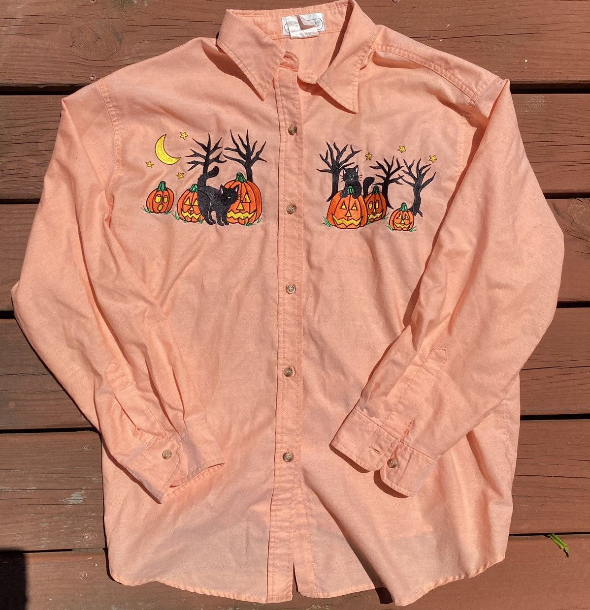 Vintage Crazy vintage Halloween embroidered button up shirt Size US L / EU 52-54 / 3 - 1 Thumbnail