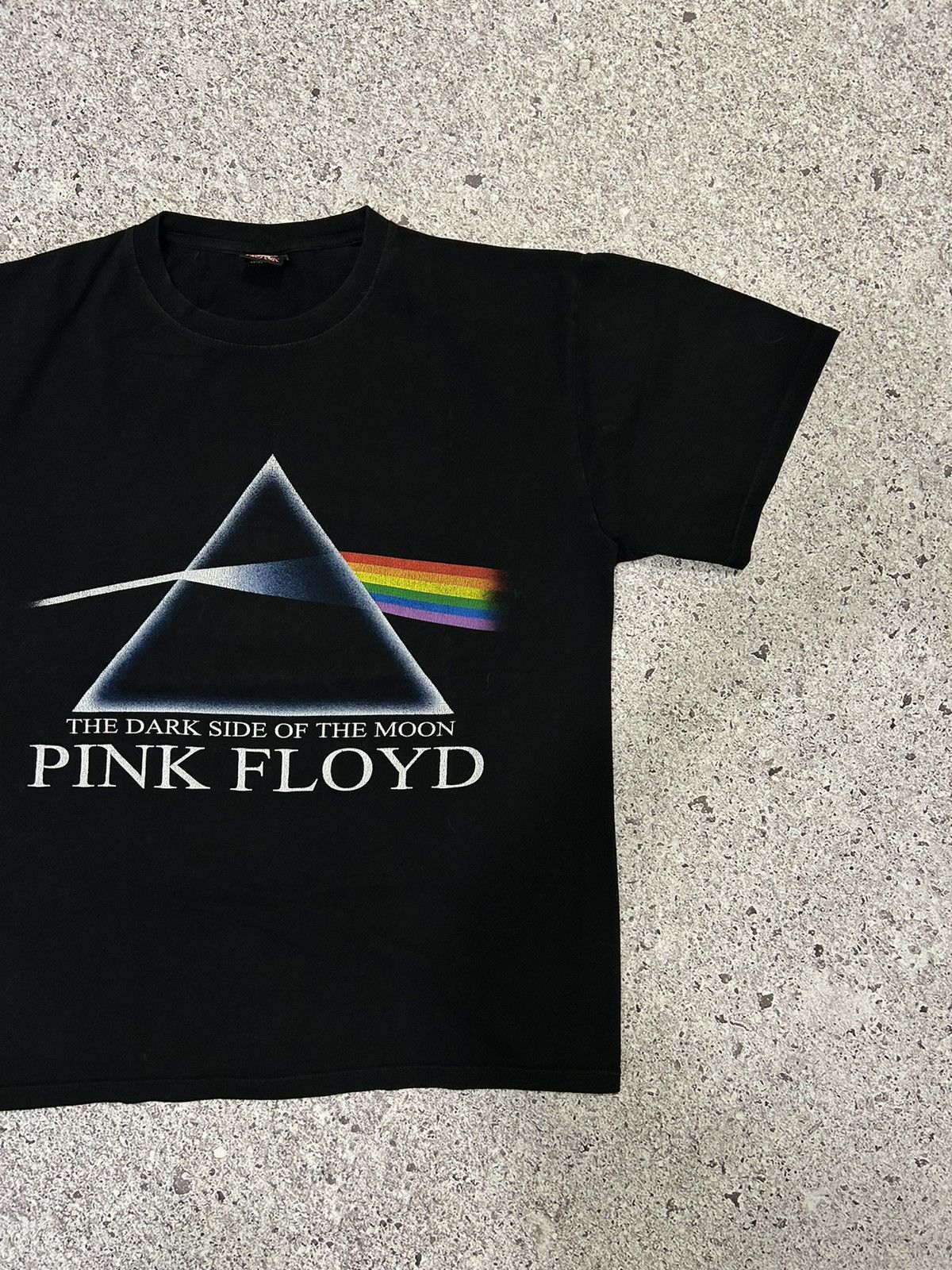 Band Tees × Pink Floyd × Vintage Vintage 90’s Pink Floyd Dark Side Of The Moon Rock T-Shirt Size US XL / EU 56 / 4 - 3 Thumbnail
