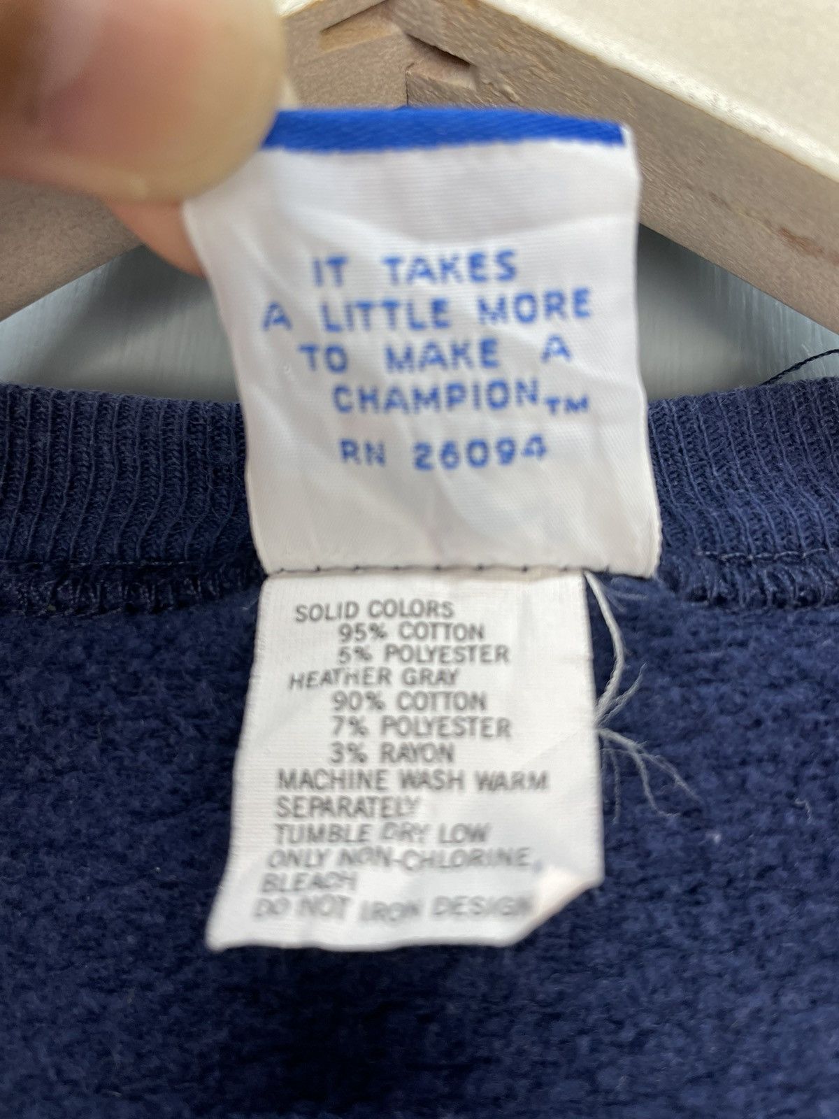 Champion Vintage 80s University Massachusetts sweatshirt v neck Size US M / EU 48-50 / 2 - 6 Thumbnail