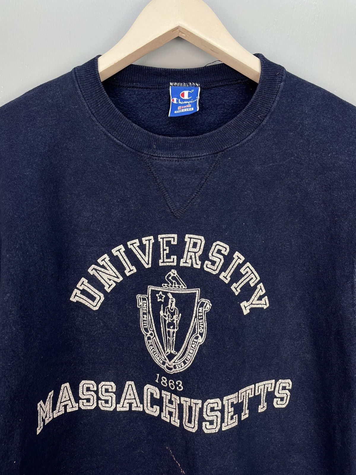 Champion Vintage 80s University Massachusetts sweatshirt v neck Size US M / EU 48-50 / 2 - 3 Thumbnail