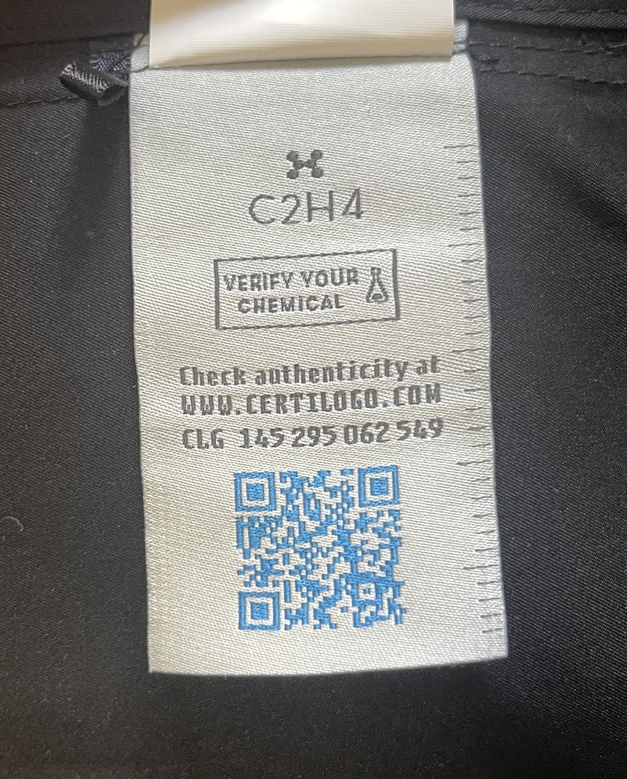 C2H4 C2H4 3M Bandwidth Color Blocked Cords Vest Size US L / EU 52-54 / 3 - 13 Thumbnail
