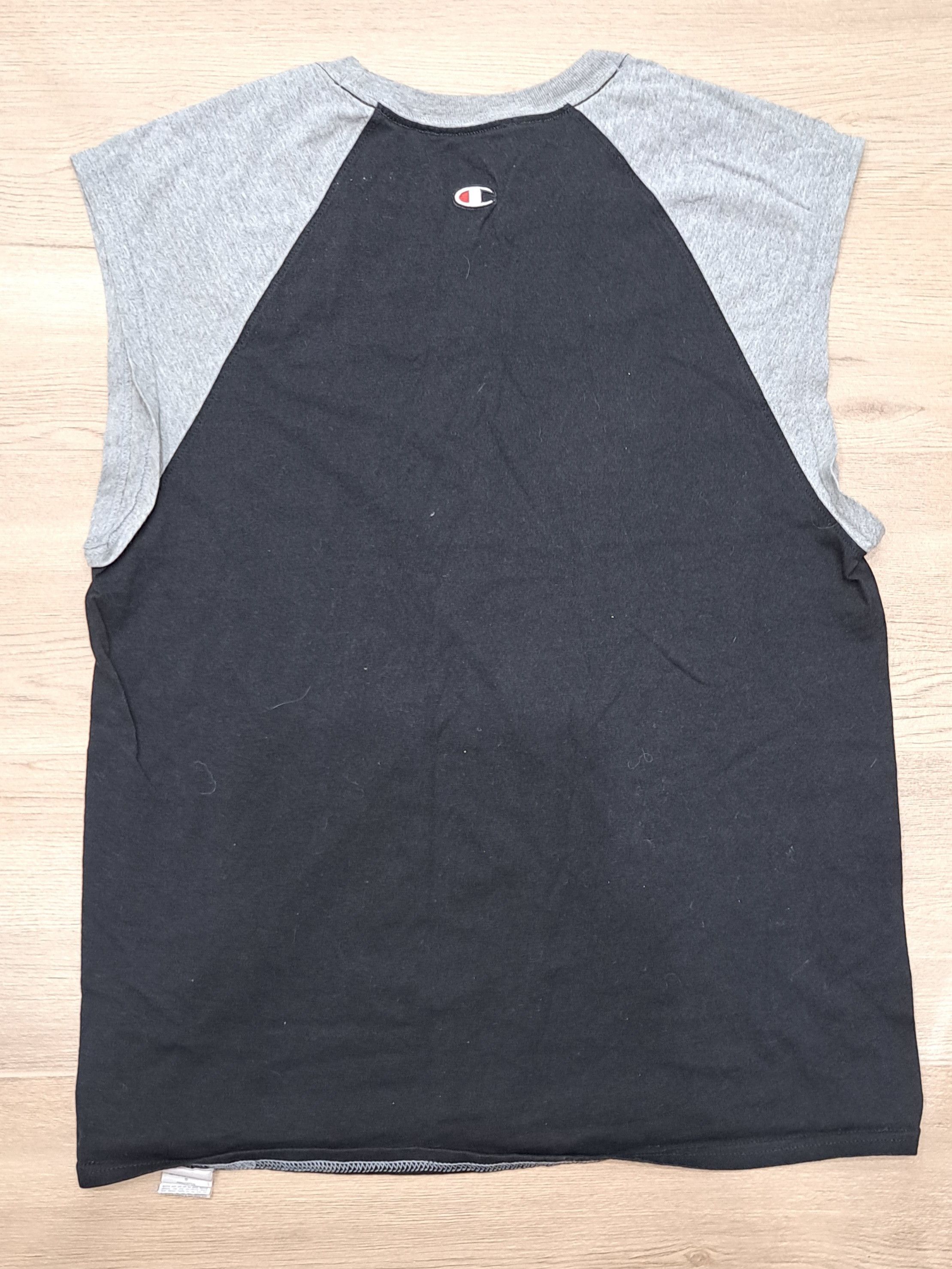 Champion Vintage Champion sleeves L size Size US L / EU 52-54 / 3 - 5 Thumbnail