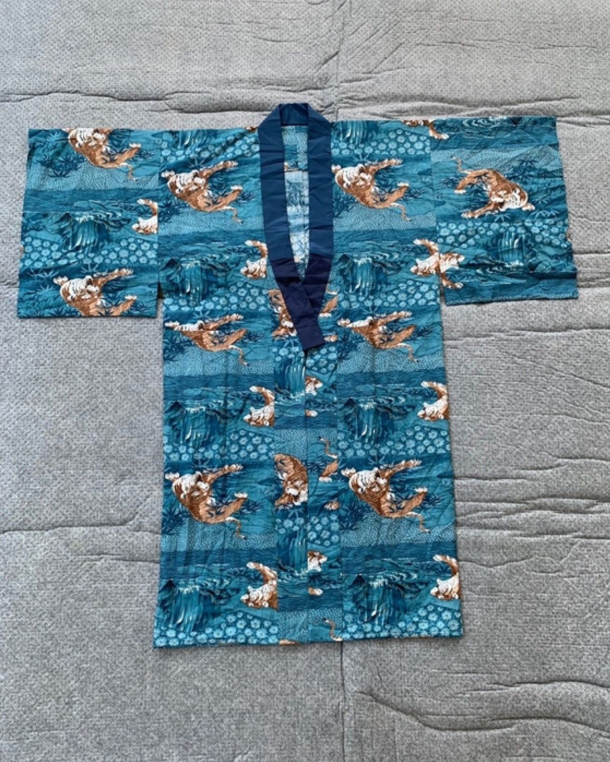 Japanese Brand × Vintage Japanese Traditional Kimono Tiger Motif Full Print Size US M / EU 48-50 / 2 - 2 Thumbnail